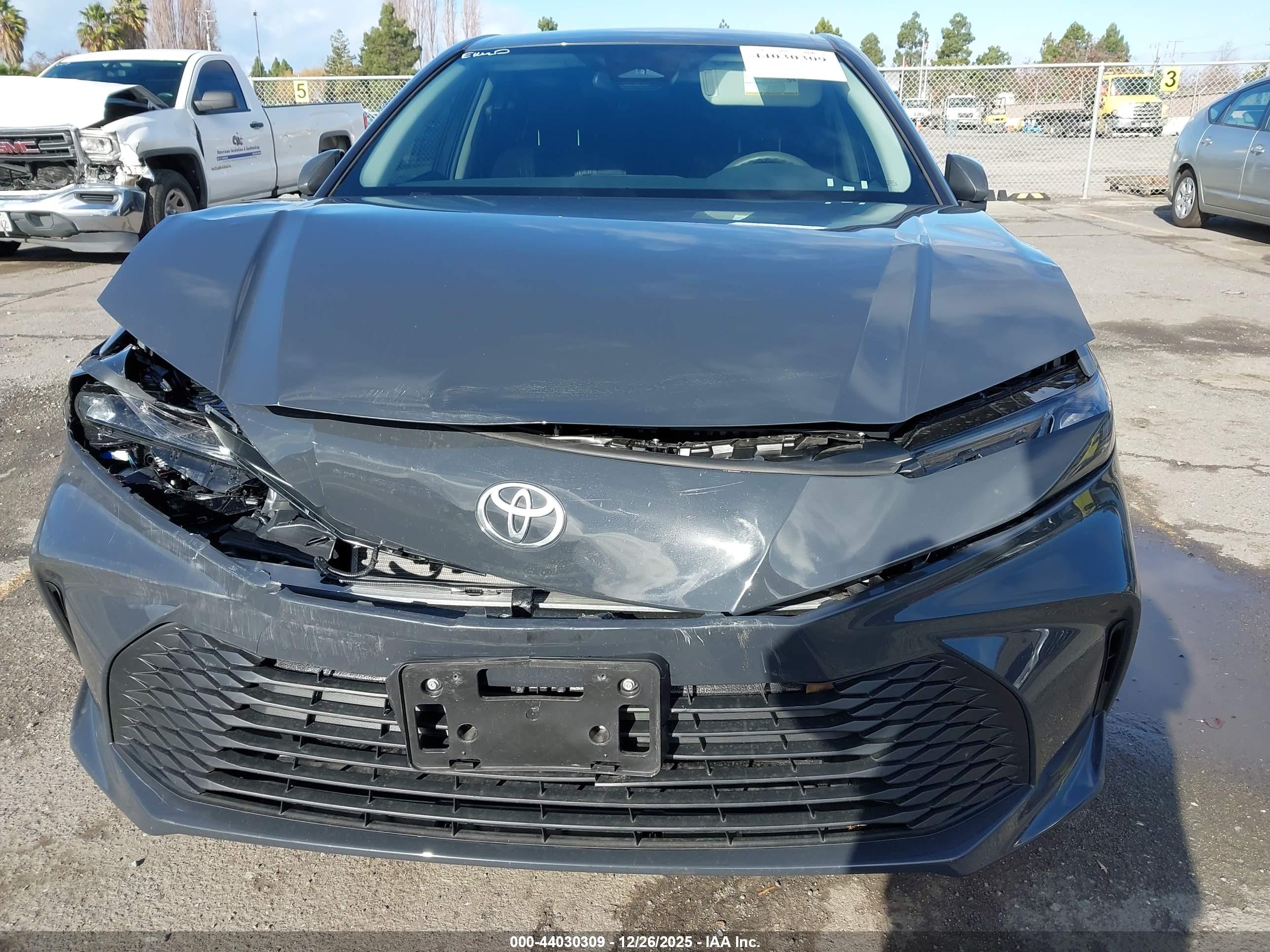 TOYOTA CAMRY image 6