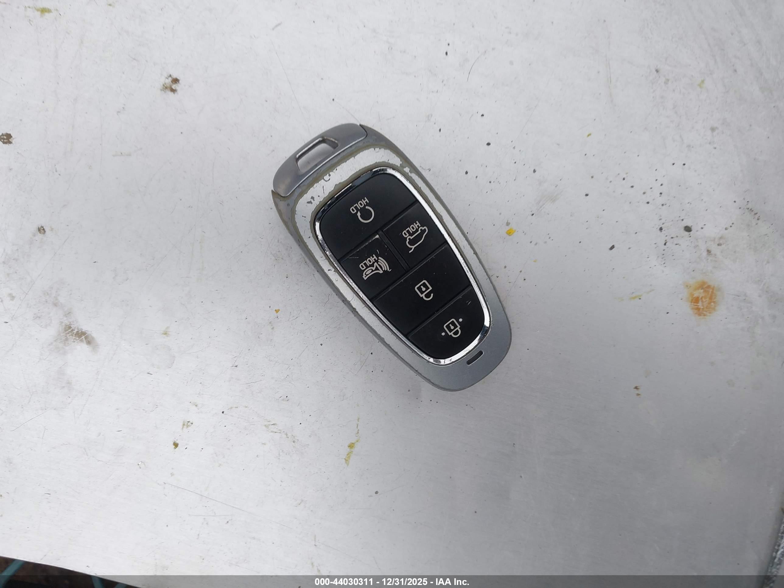 HYUNDAI SANTA image 11