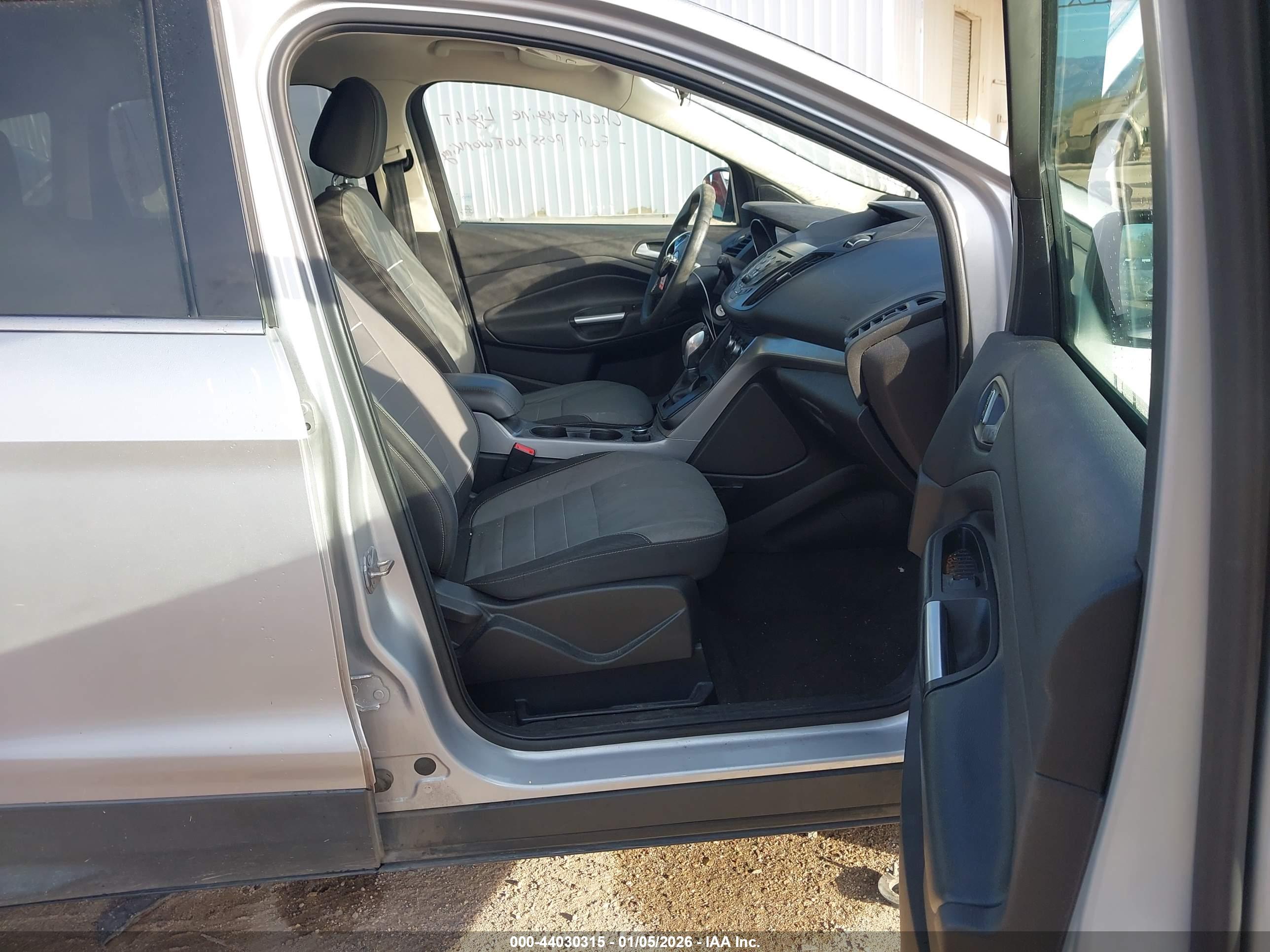 FORD ESCAPE image 5