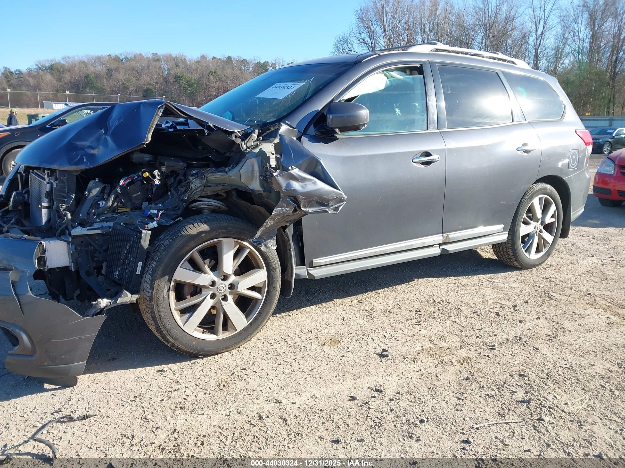 NISSAN PATHFINDER image 2