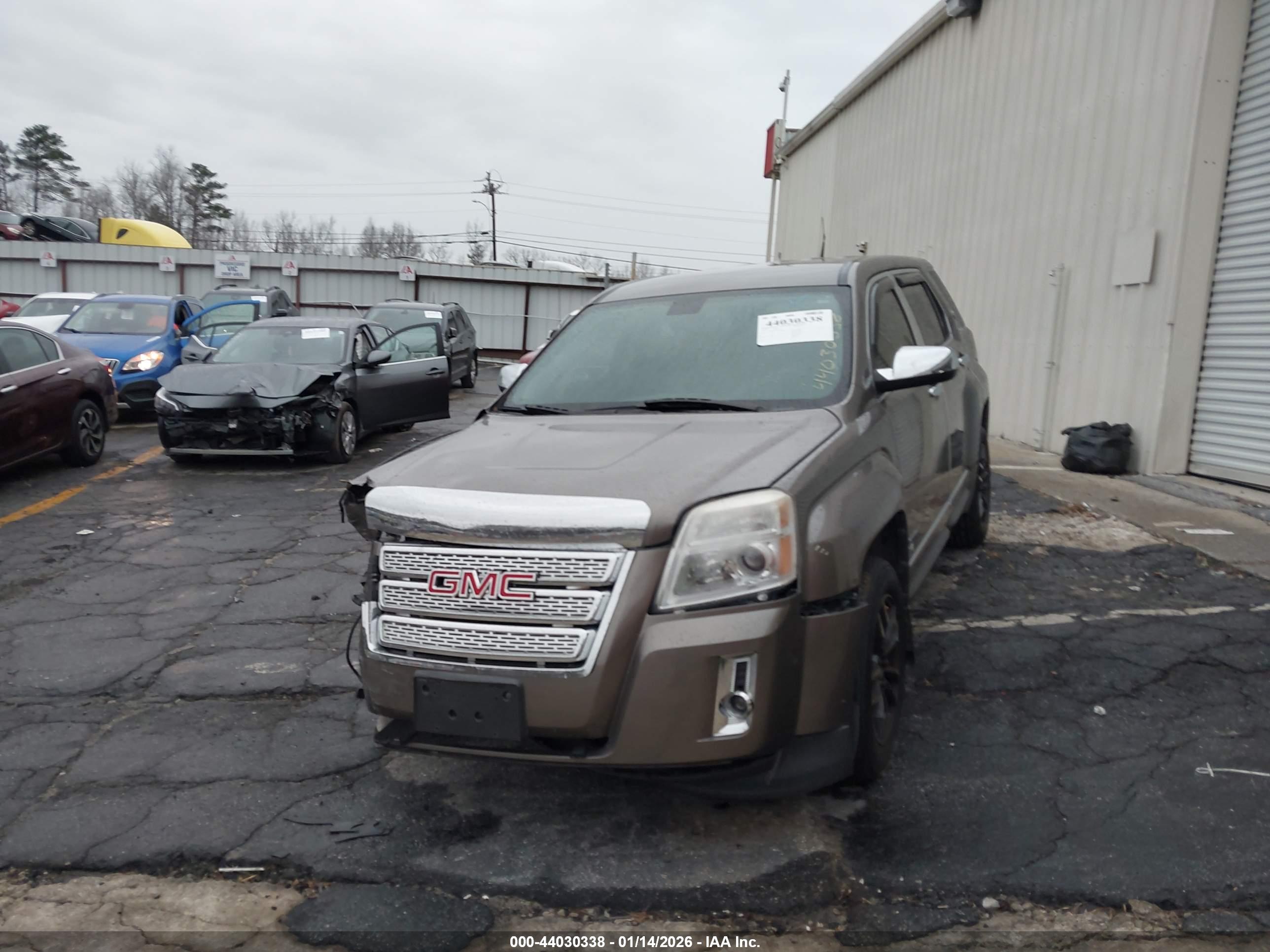 GMC TERRAIN image 2