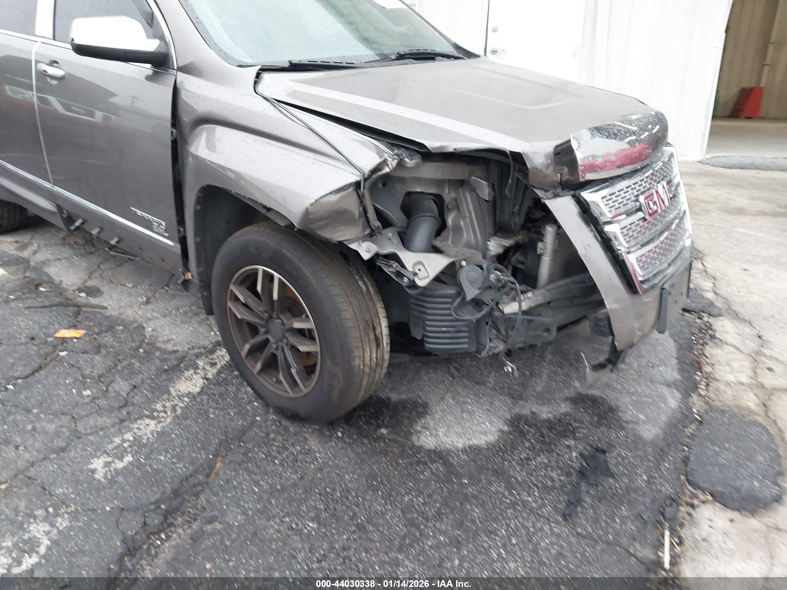 GMC TERRAIN image 6