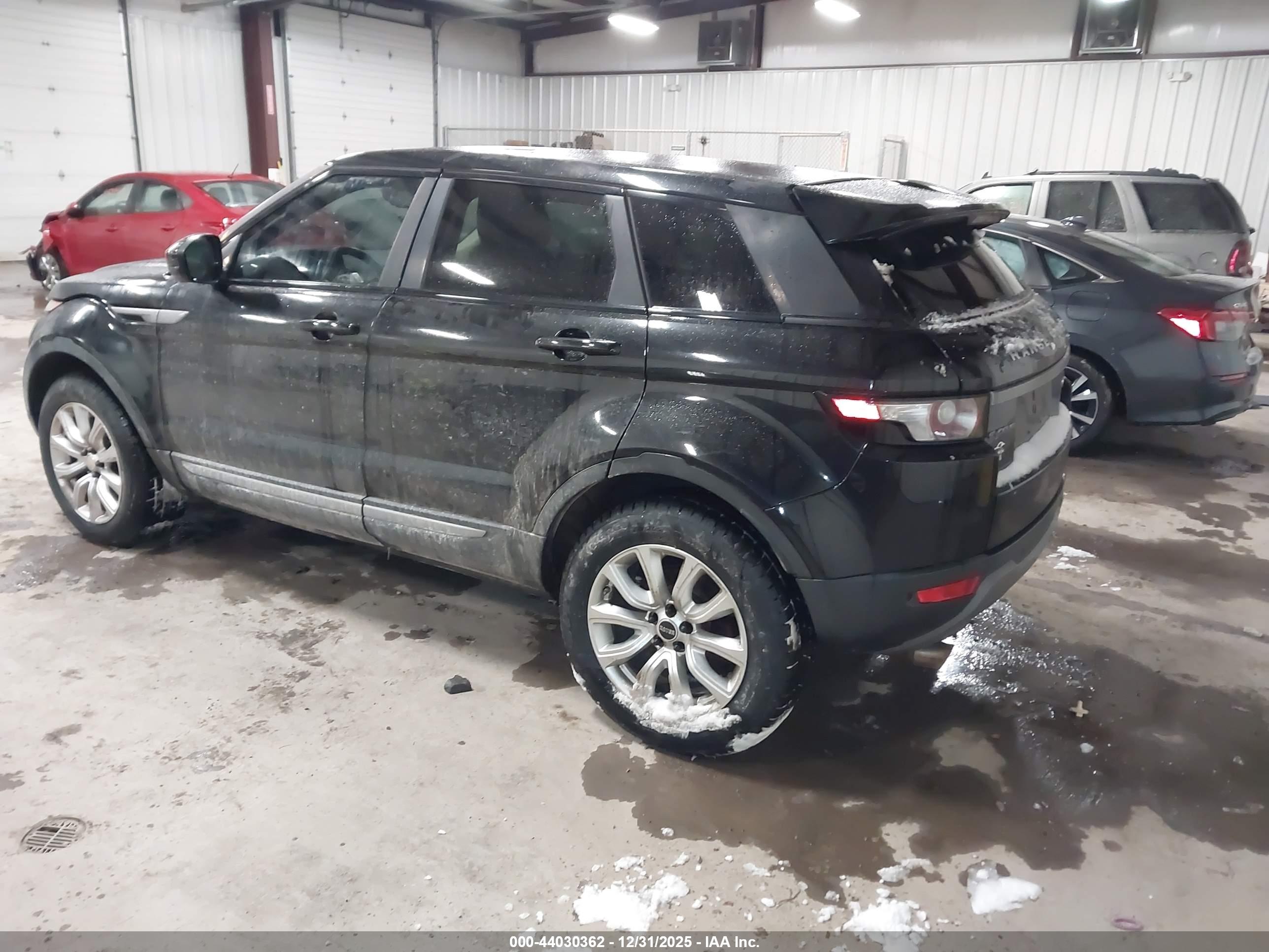 LAND ROVER image 3