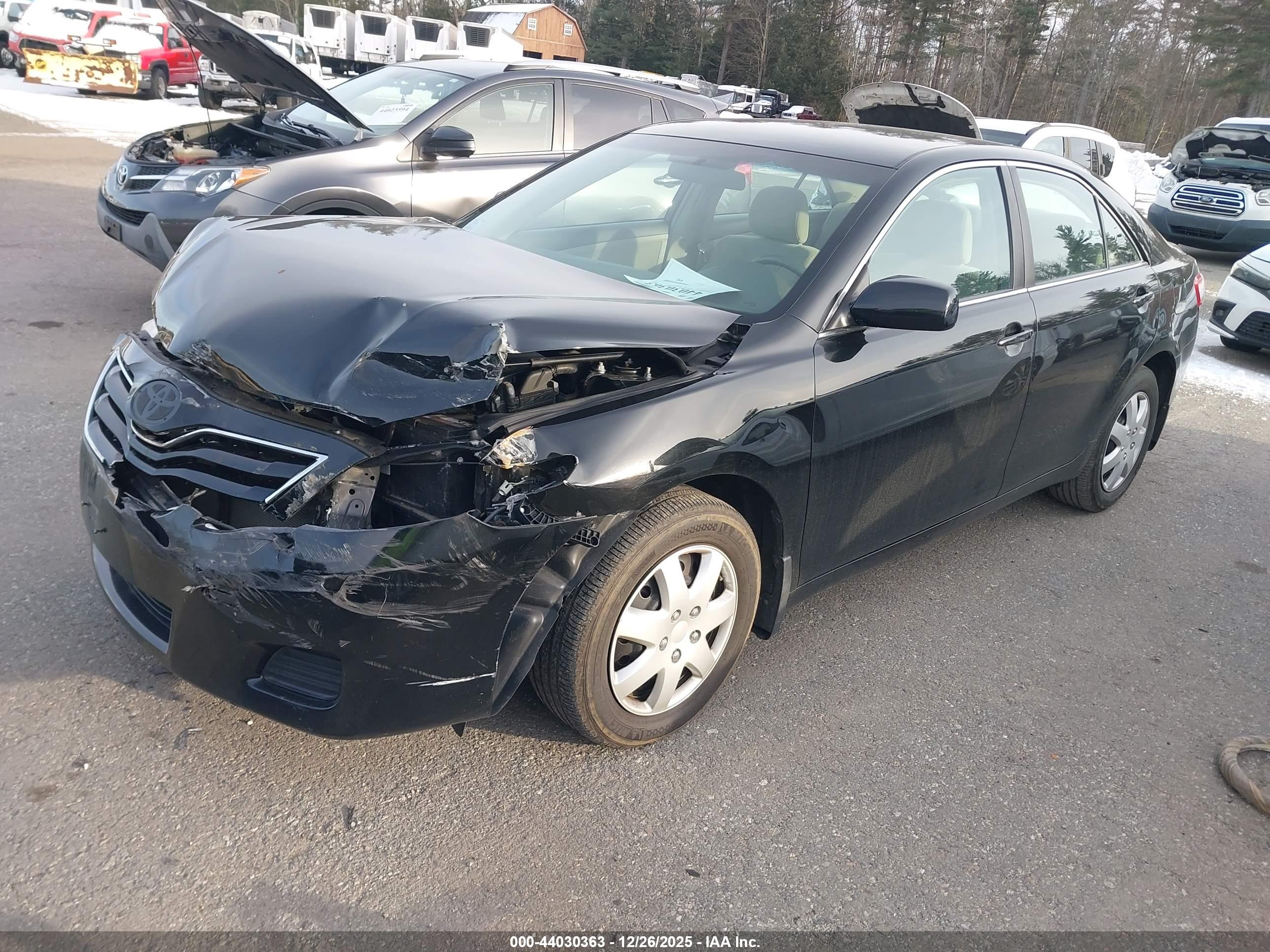 TOYOTA CAMRY image 2