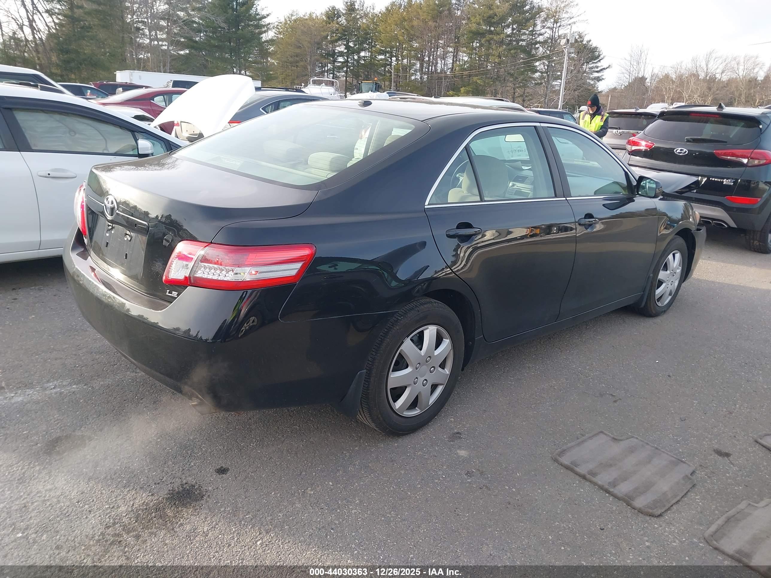 TOYOTA CAMRY image 4