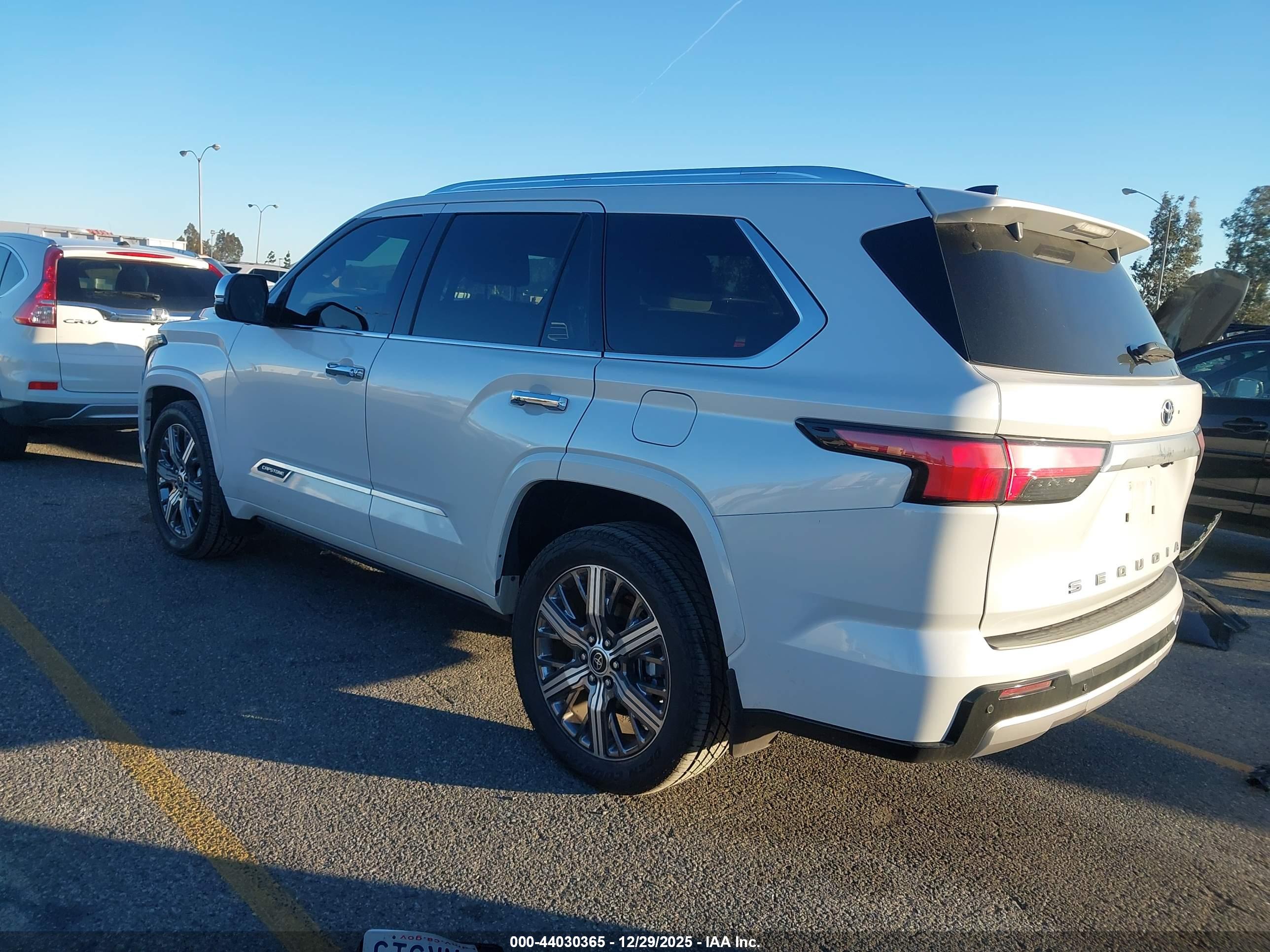 TOYOTA SEQUOIA image 3