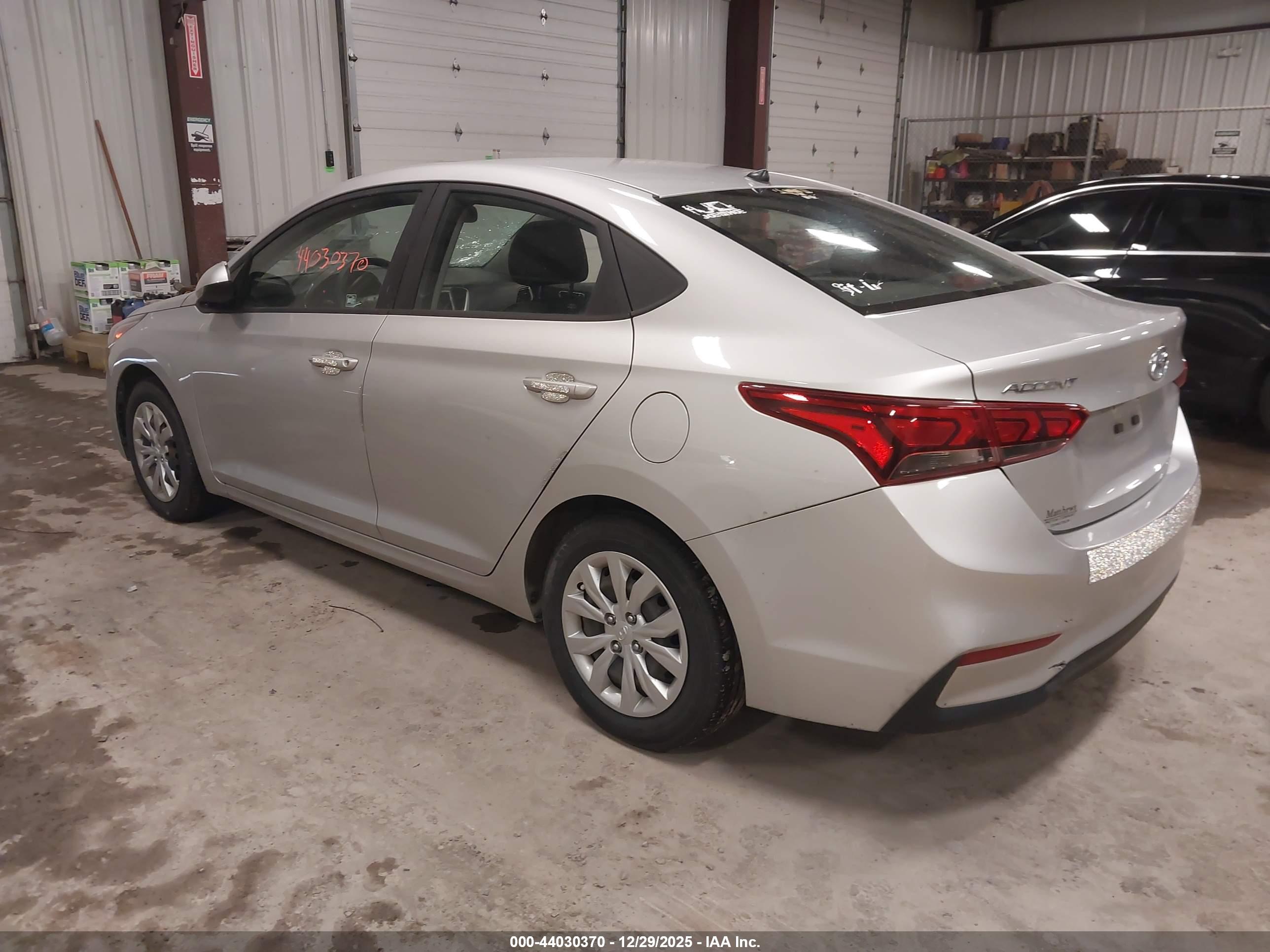 HYUNDAI ACCENT image 3