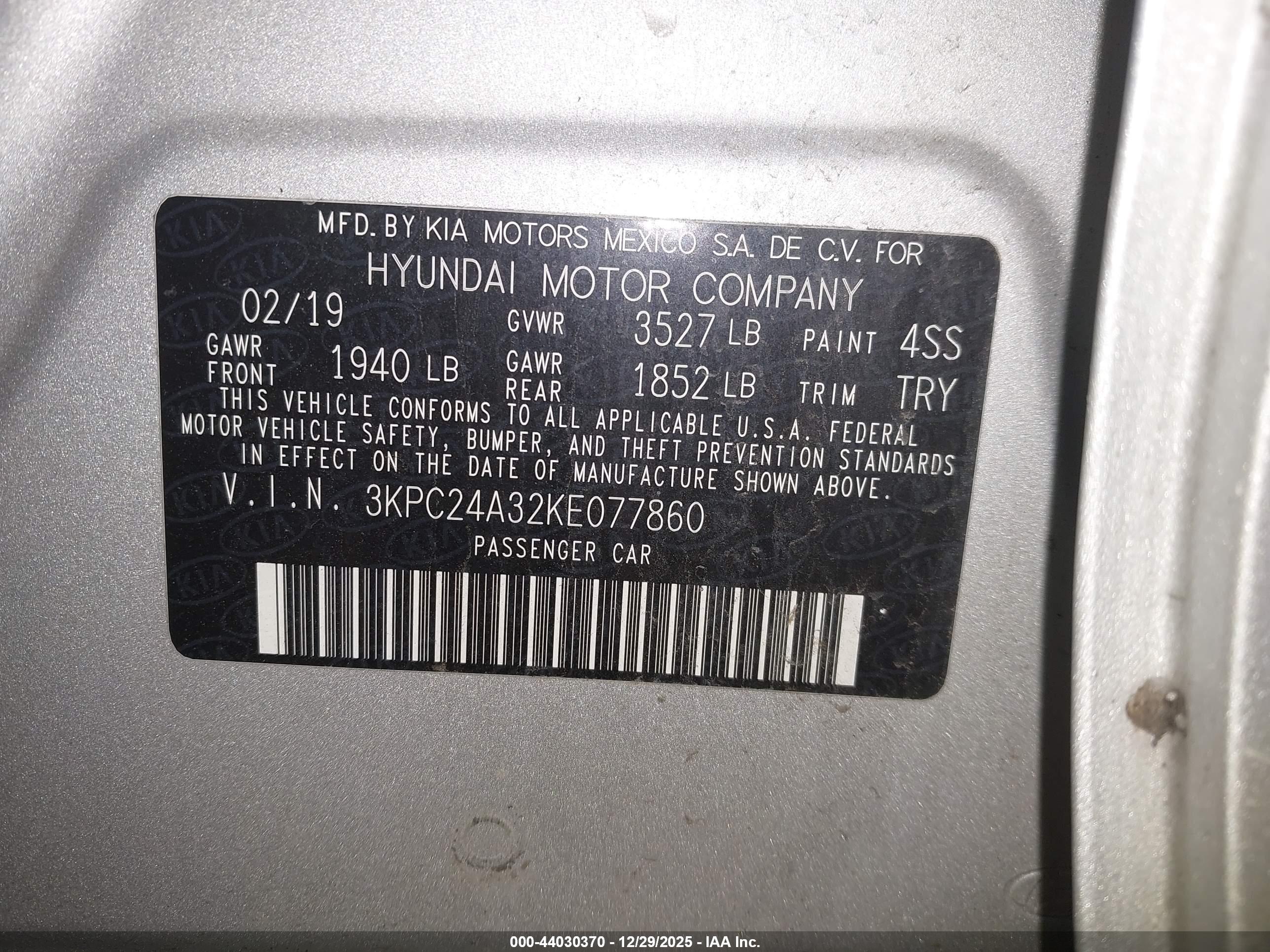 HYUNDAI ACCENT image 9