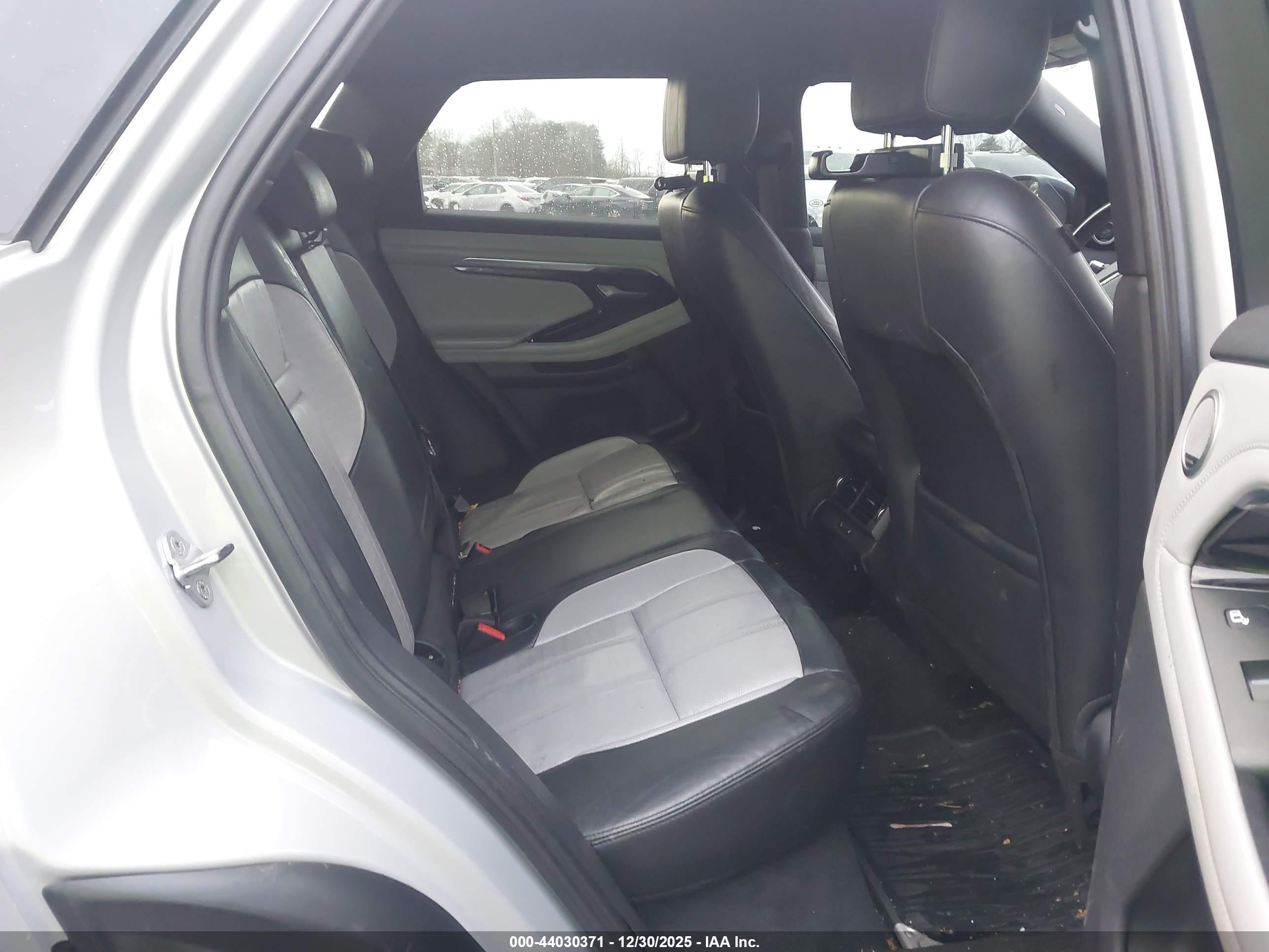 LAND ROVER image 8