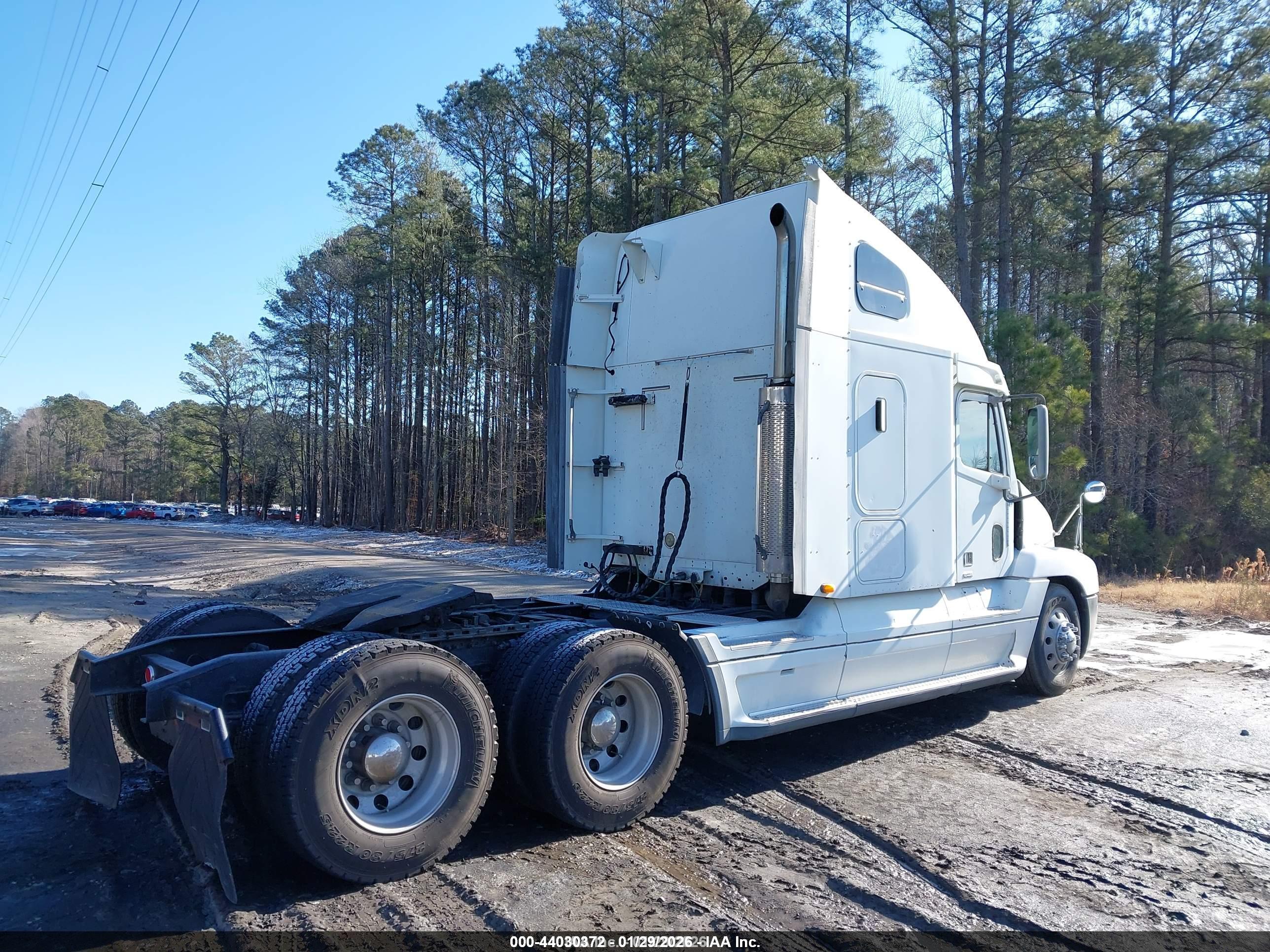FREIGHTLINER CONVENTIONAL image 4