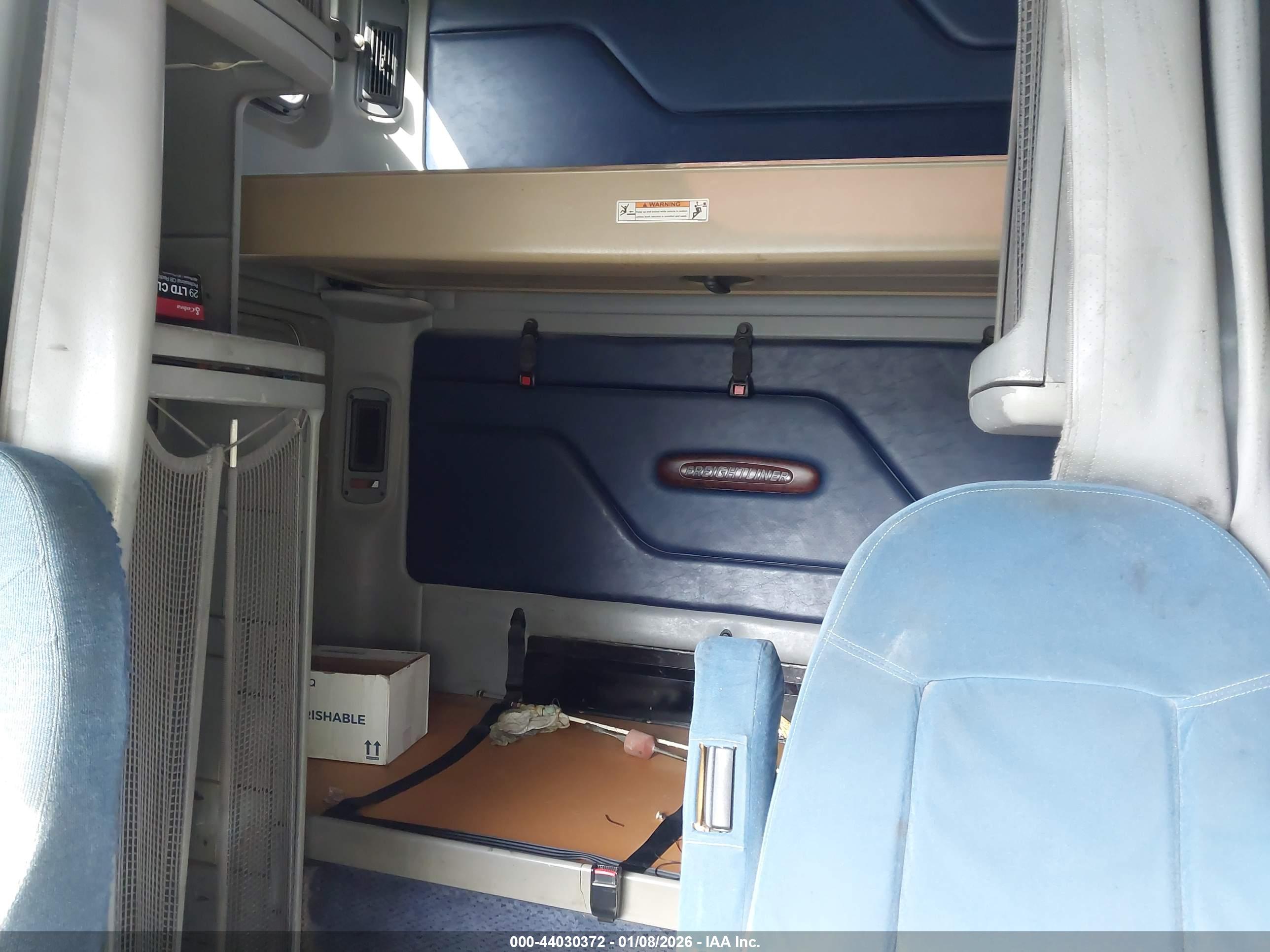 FREIGHTLINER CONVENTIONAL image 7