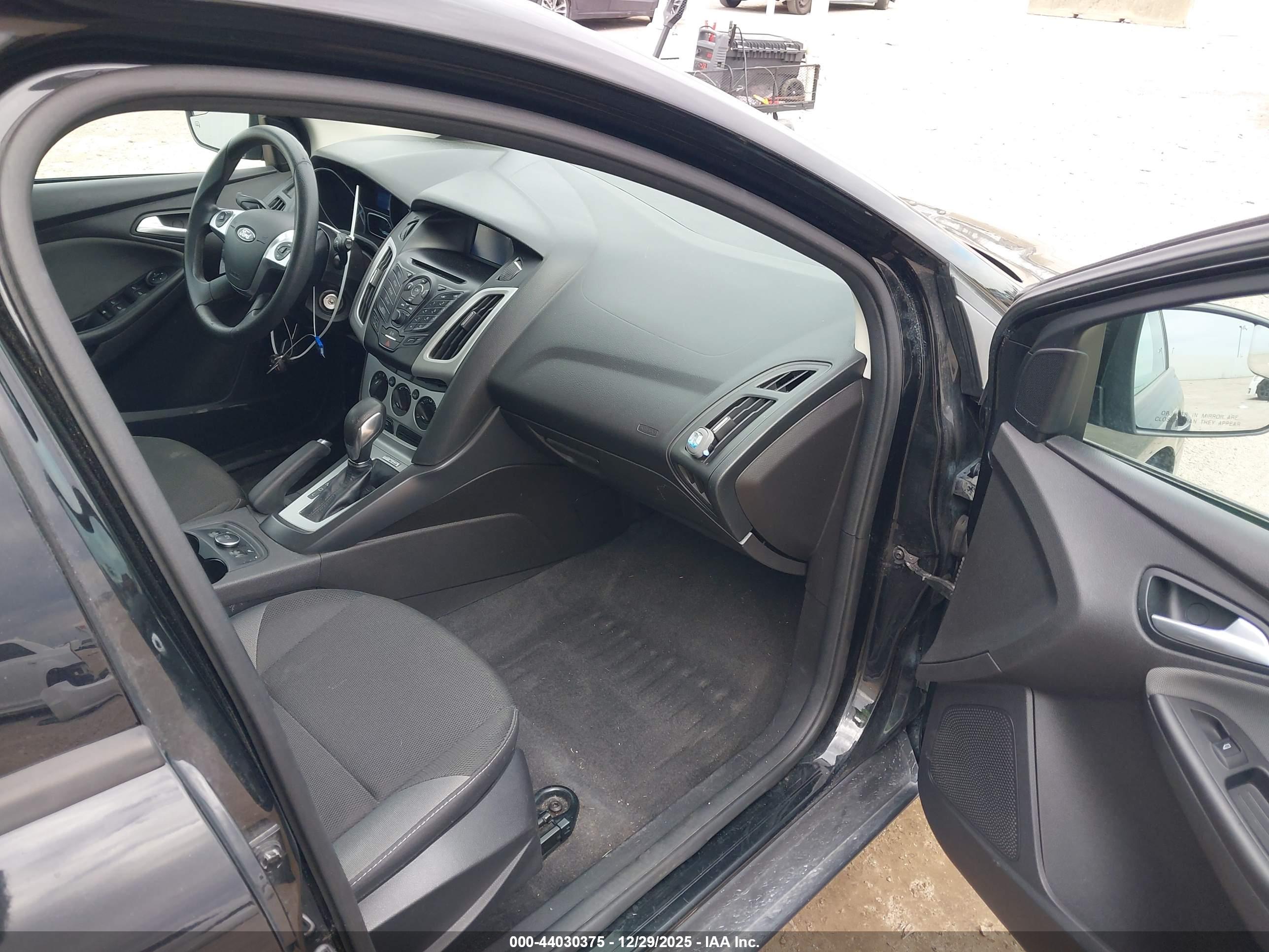 FORD FOCUS image 5