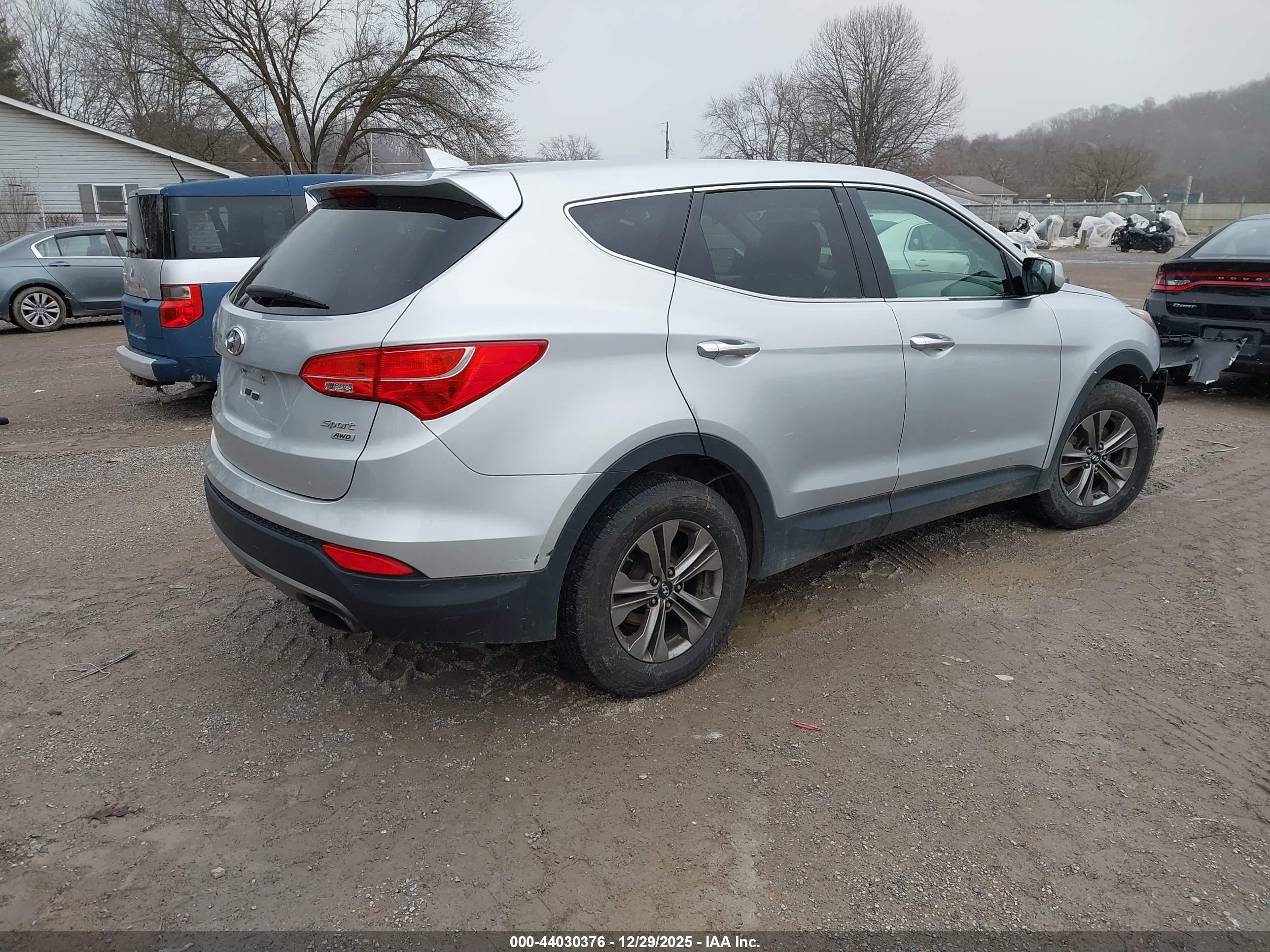 HYUNDAI SANTA image 4