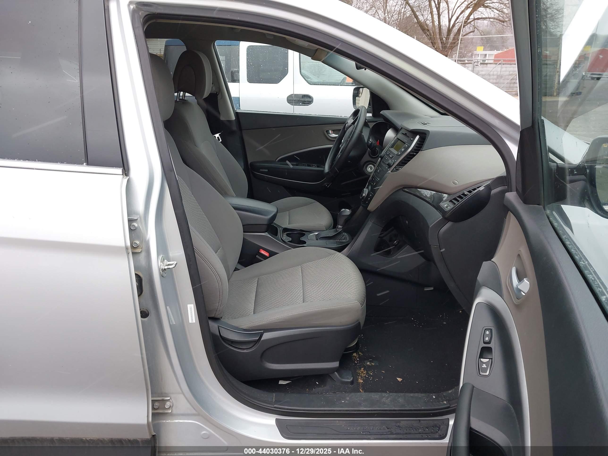 HYUNDAI SANTA image 5
