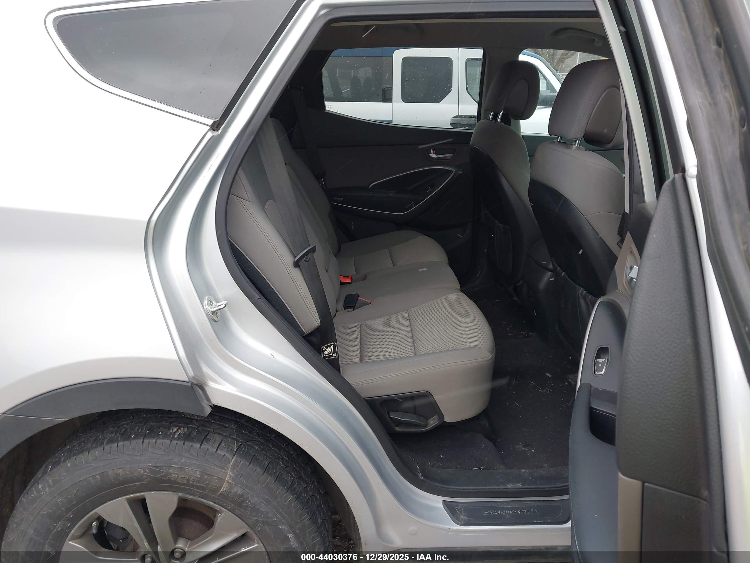 HYUNDAI SANTA image 8
