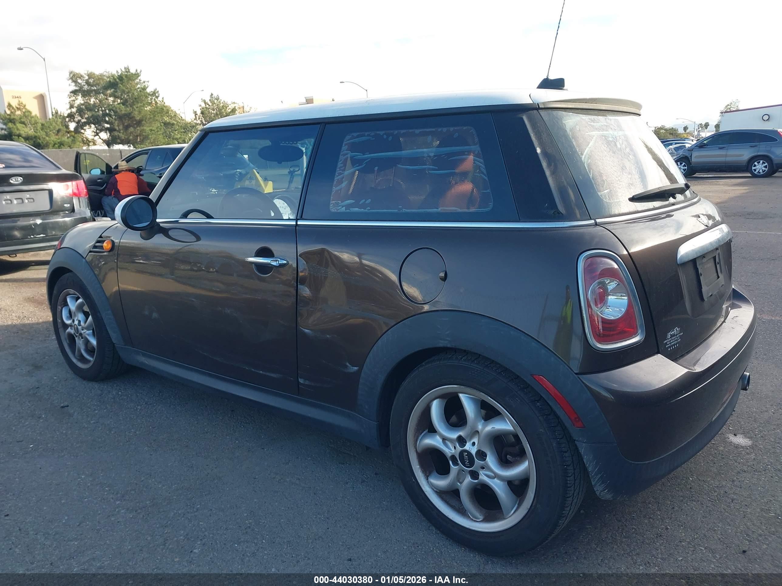 MINI COOPER image 6