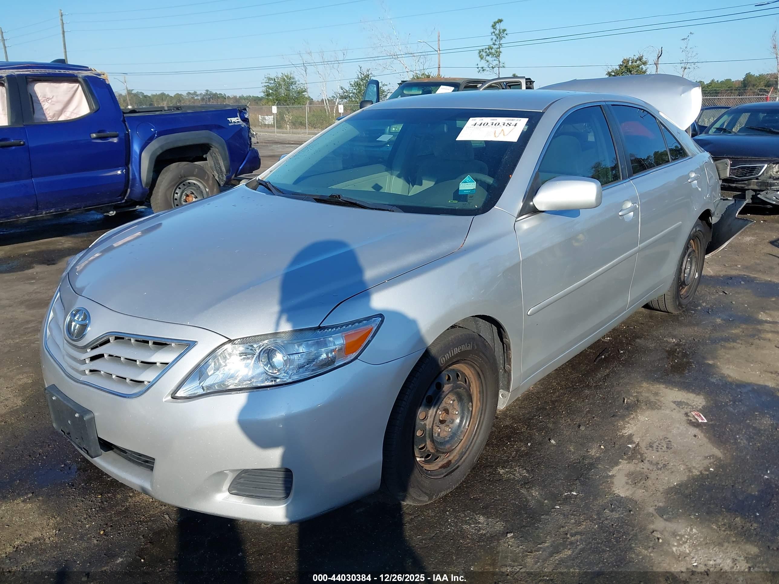 TOYOTA CAMRY image 2