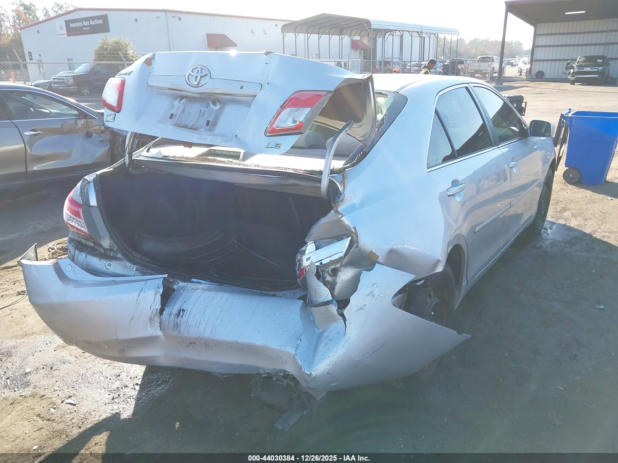 TOYOTA CAMRY image 4