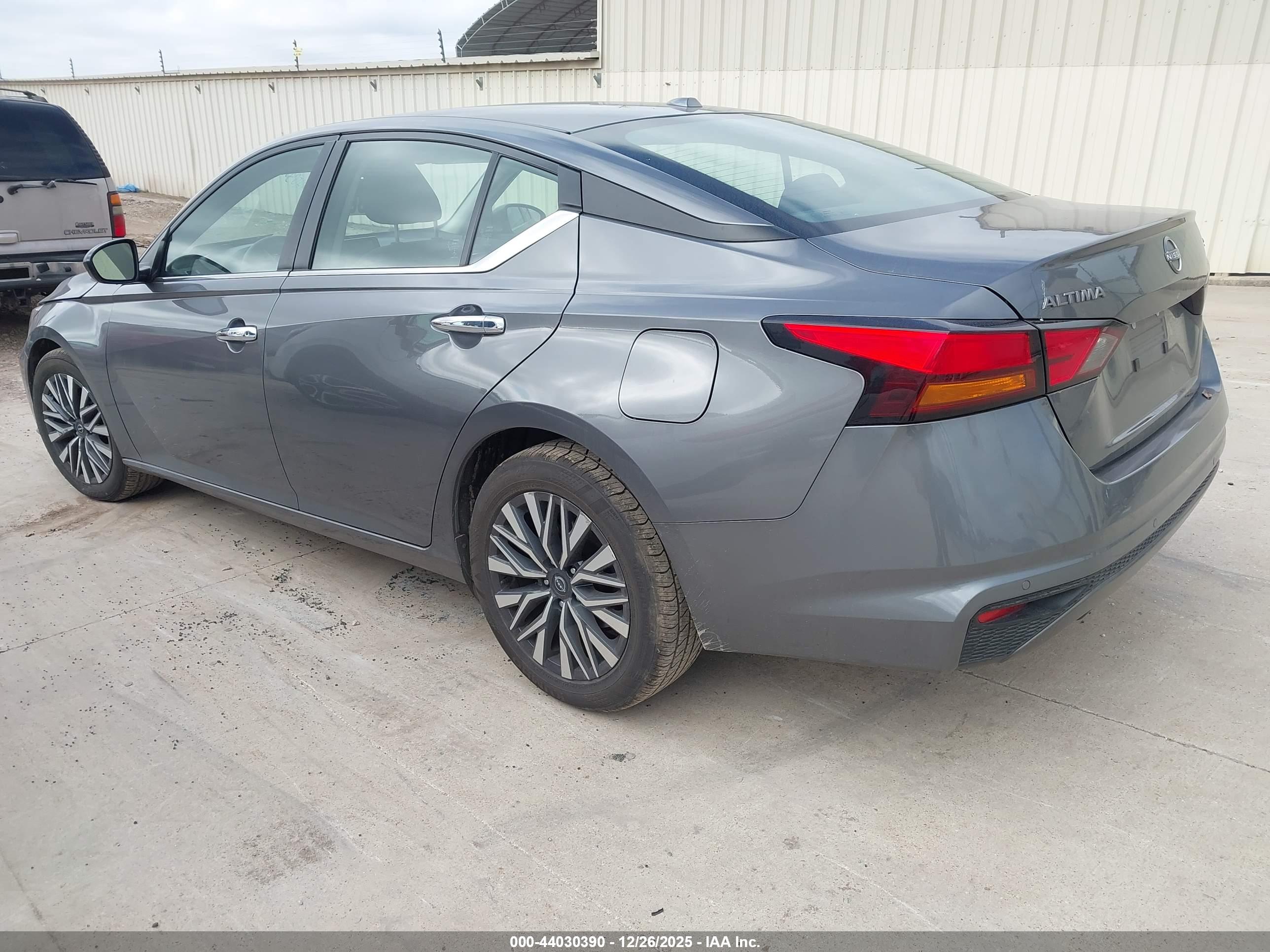 NISSAN ALTIMA image 3