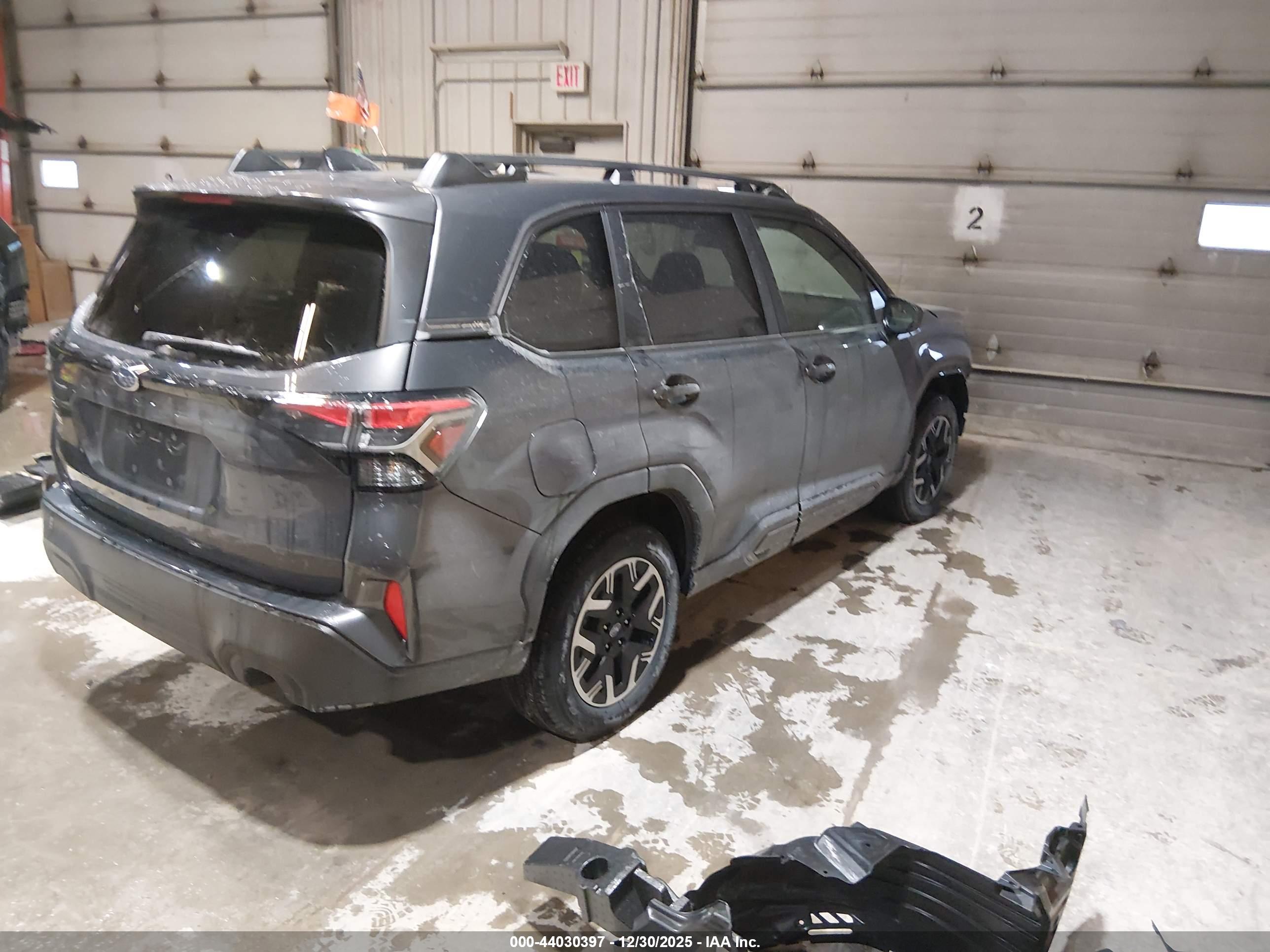 SUBARU FORESTER image 4