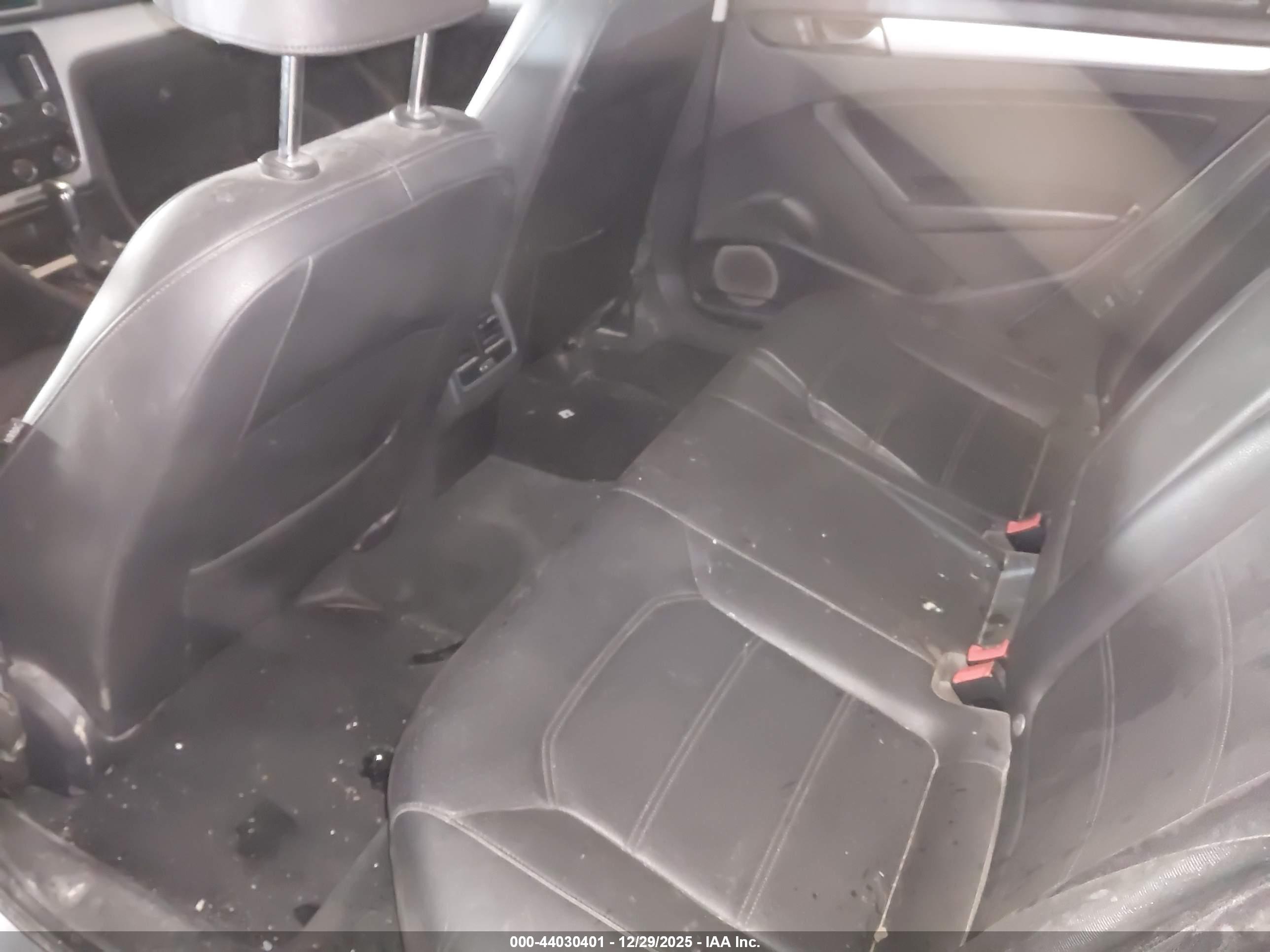 VOLKSWAGEN PASSAT image 8