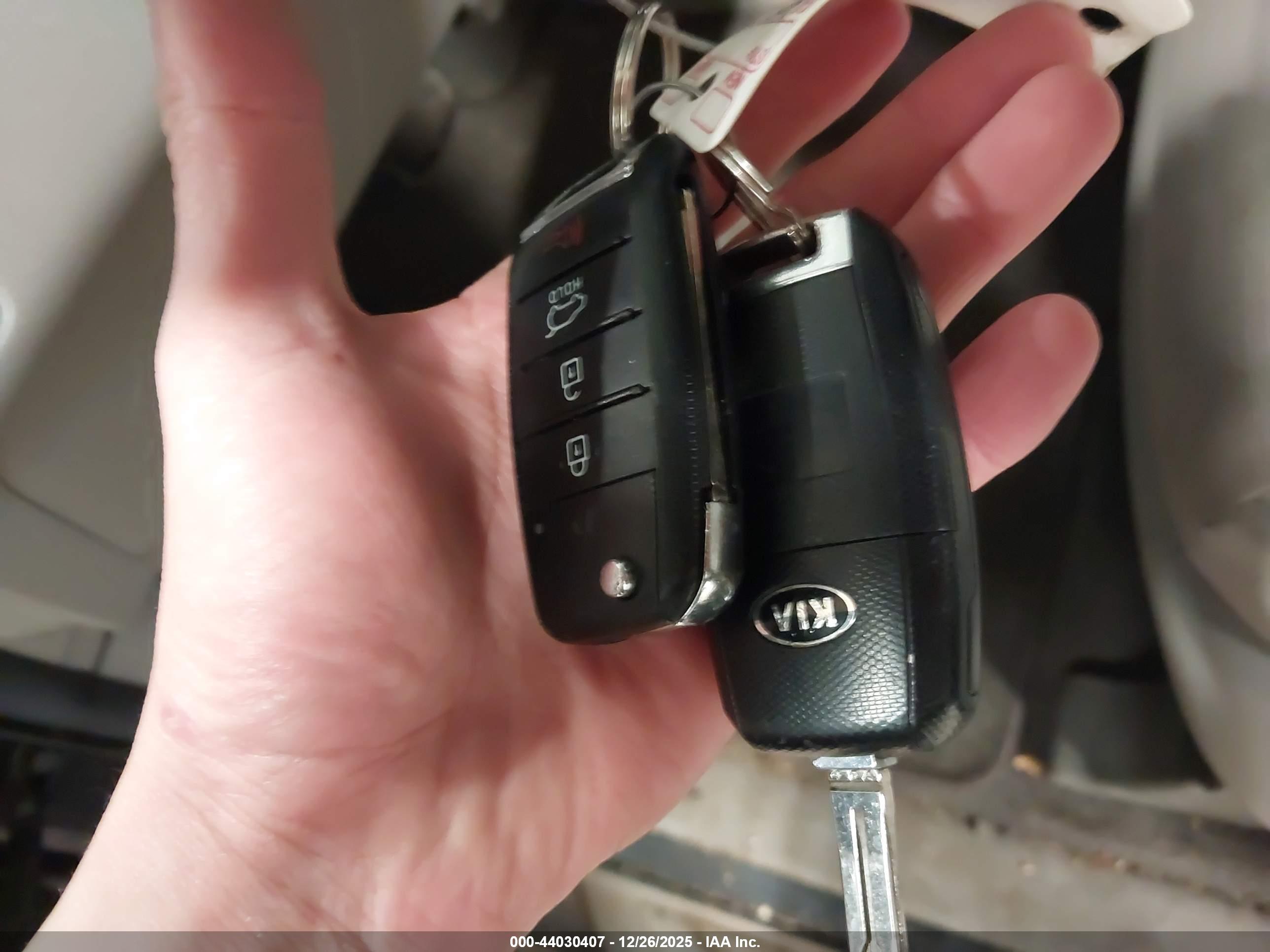 KIA SEDONA image 11