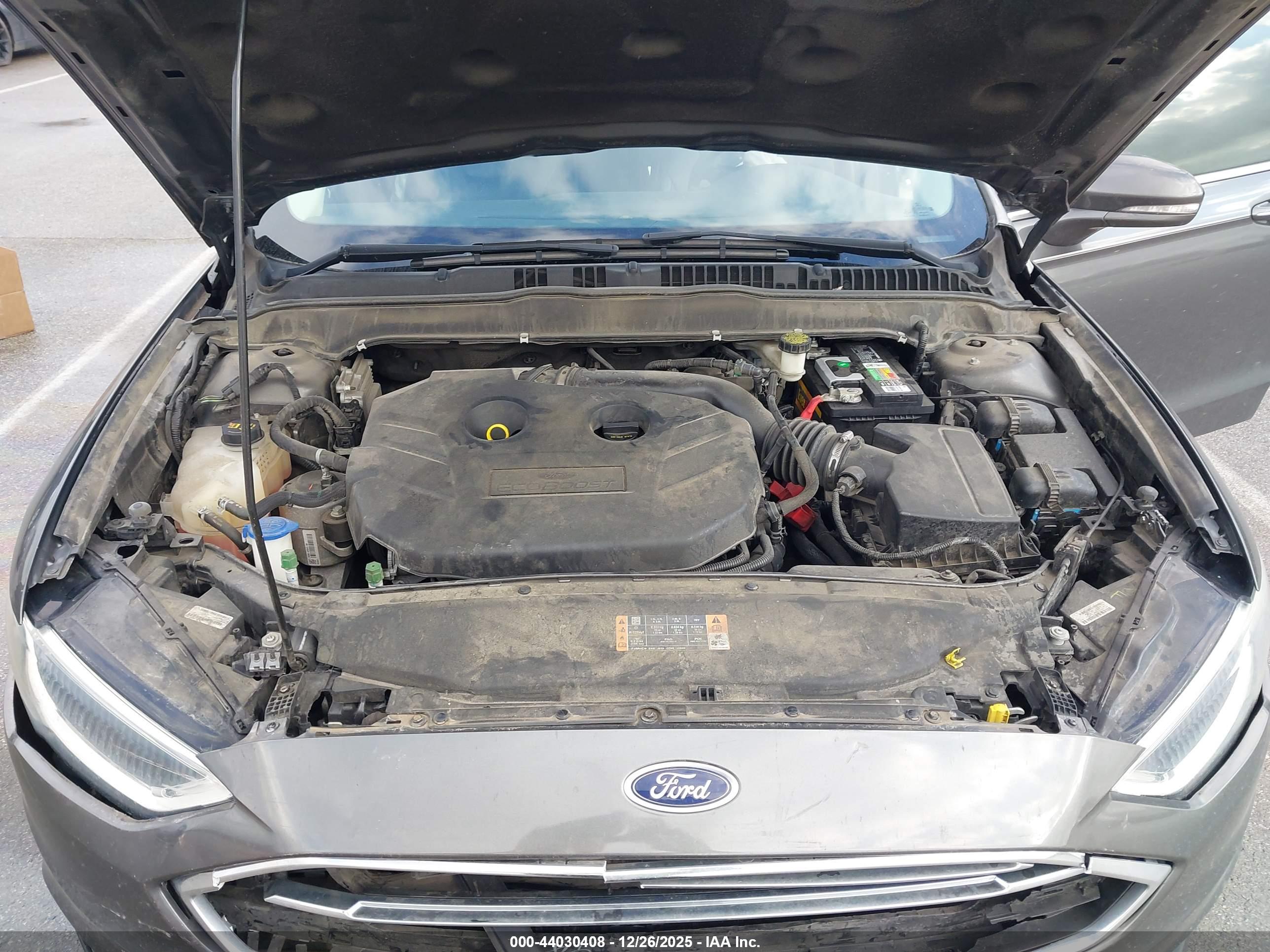 FORD FUSION image 10
