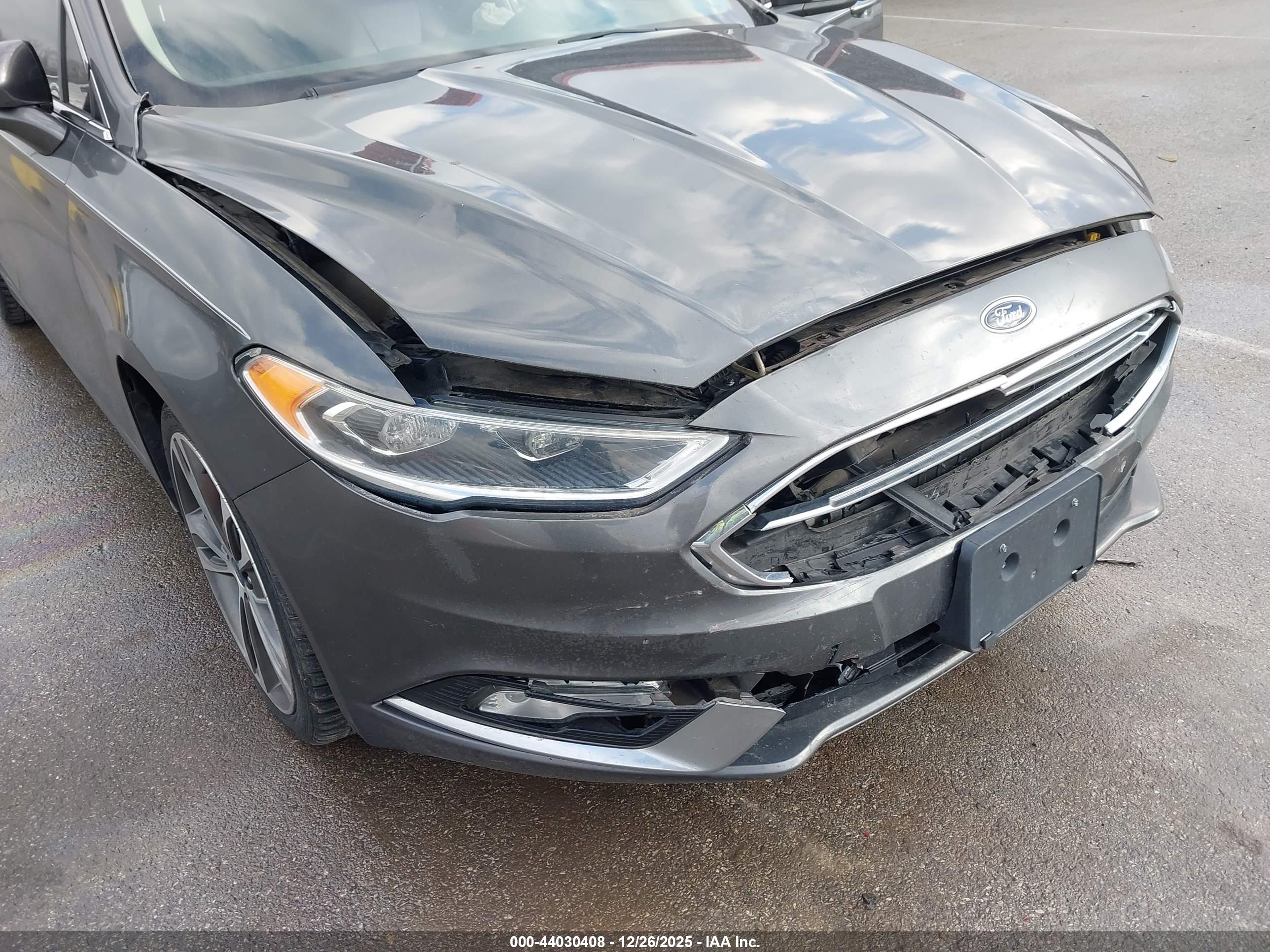 FORD FUSION image 6
