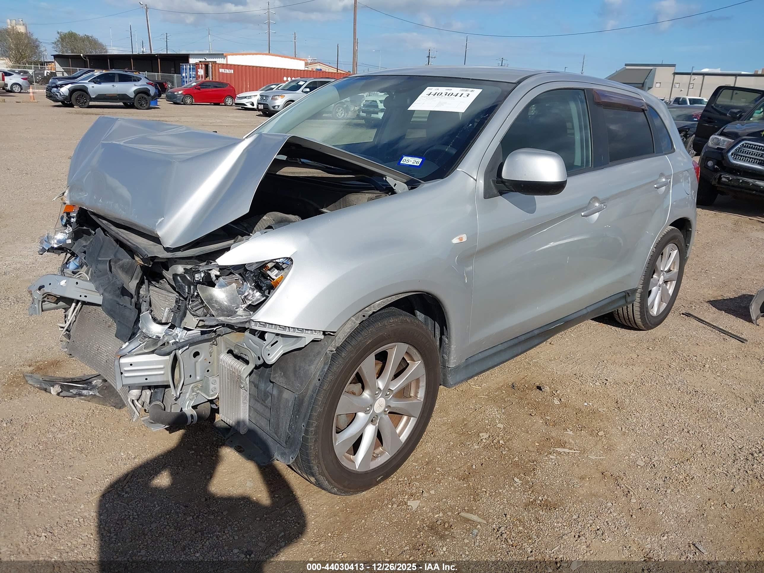 MITSUBISHI OUTLANDER image 2