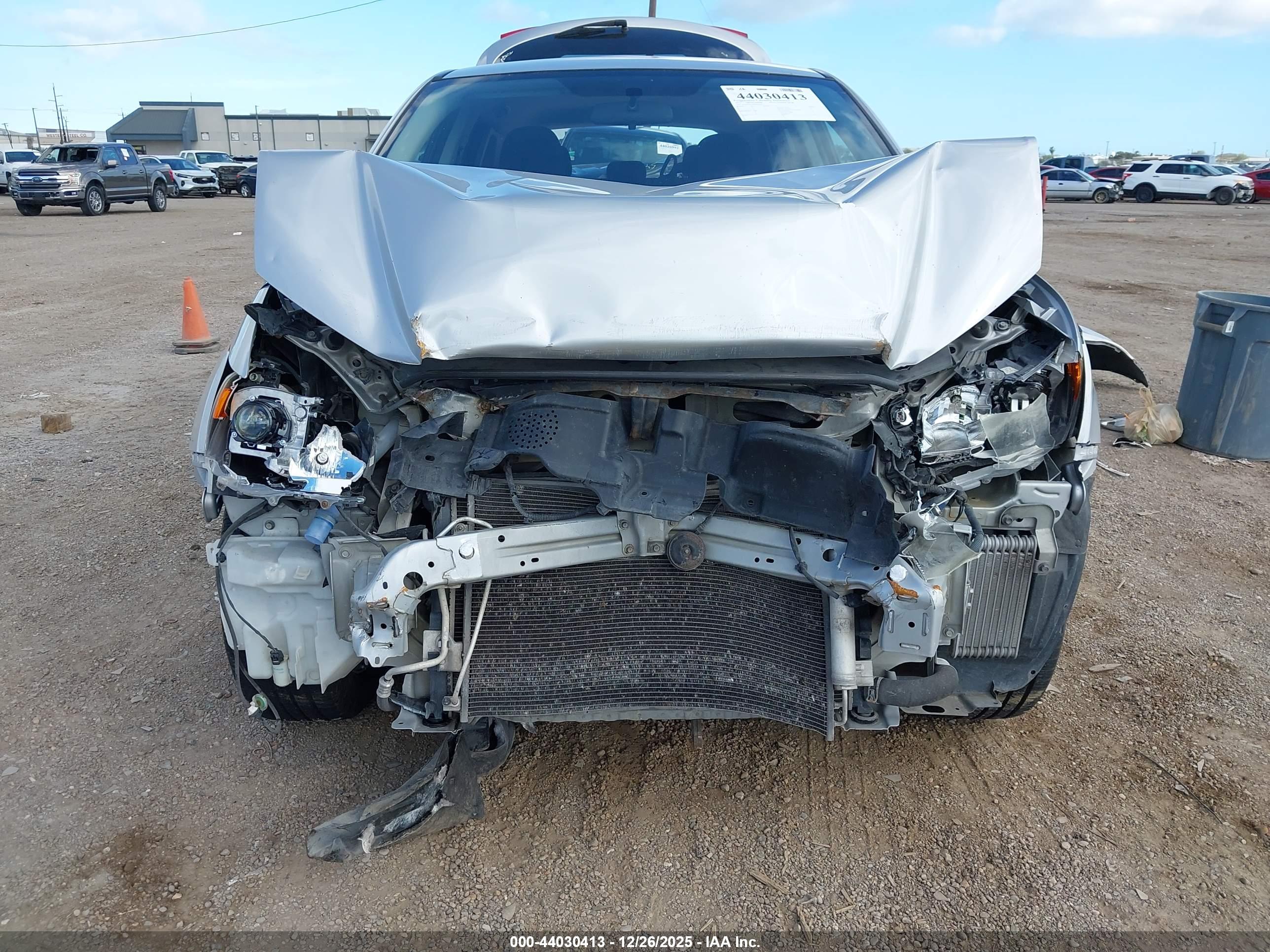 MITSUBISHI OUTLANDER image 6