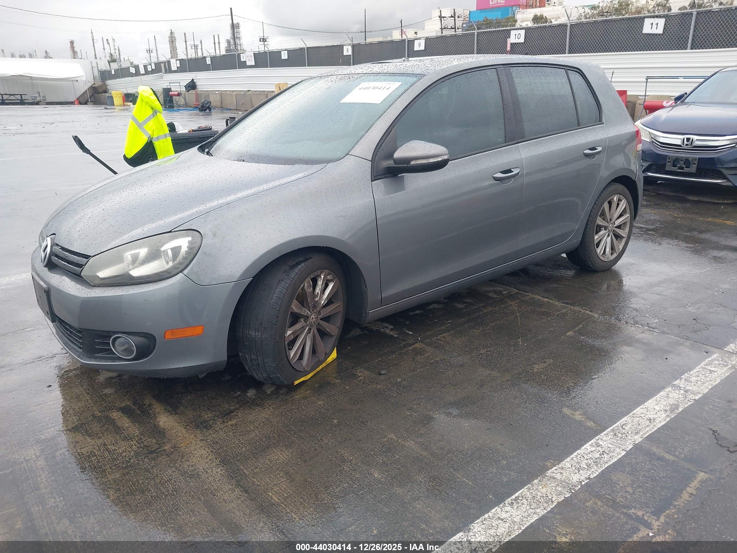 VOLKSWAGEN GOLF image 2
