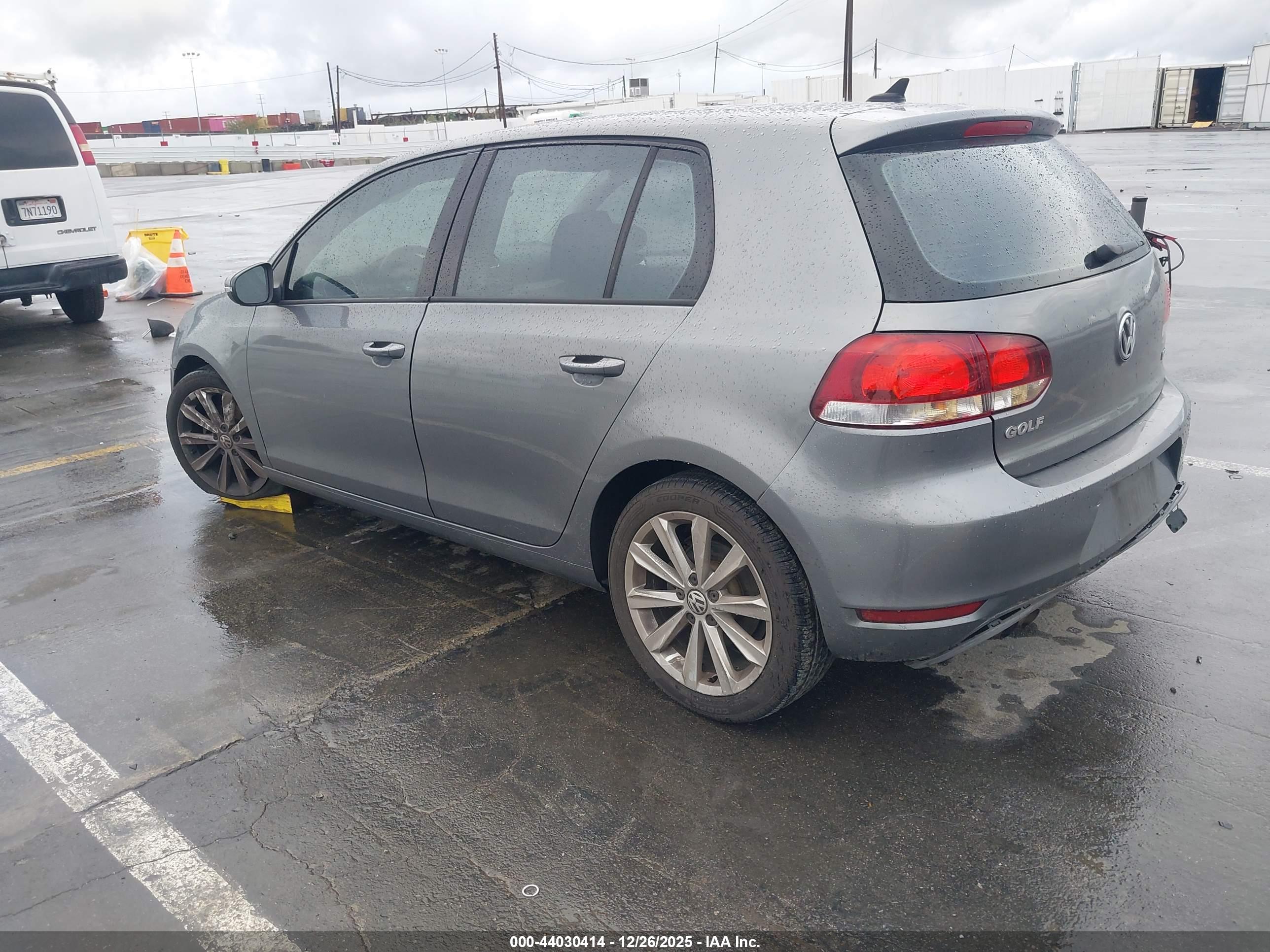 VOLKSWAGEN GOLF image 3
