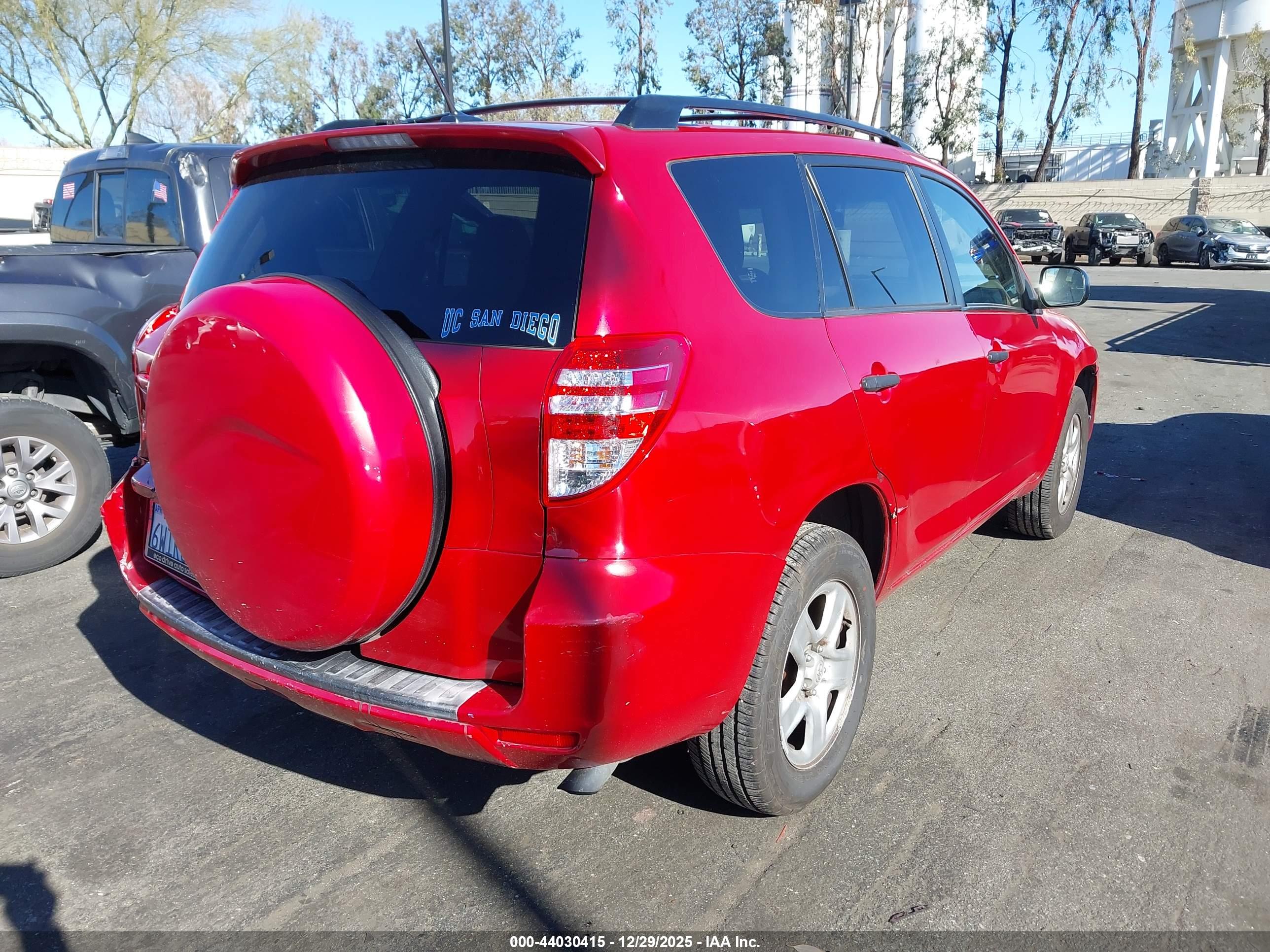 TOYOTA RAV4 image 4