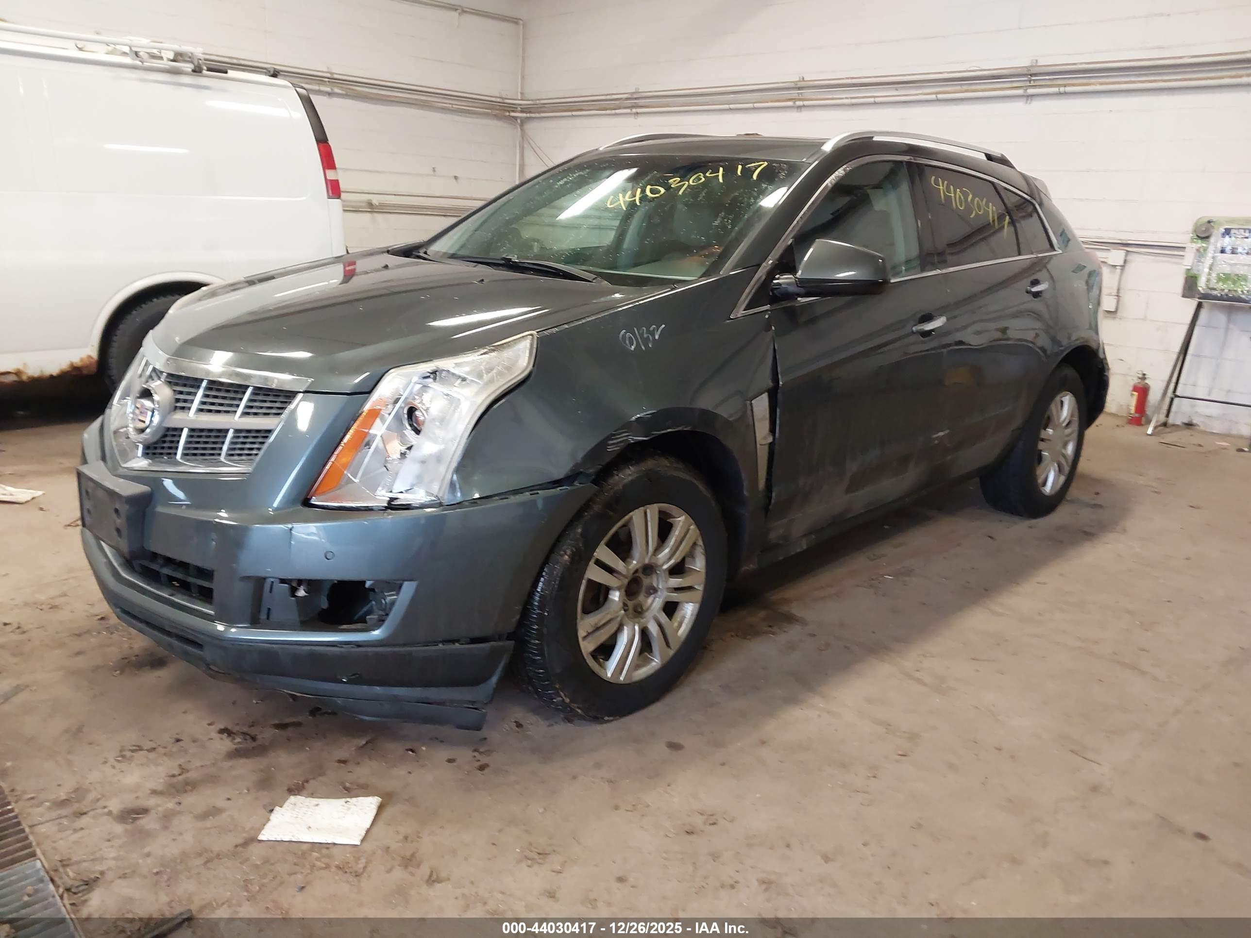 CADILLAC SRX image 2