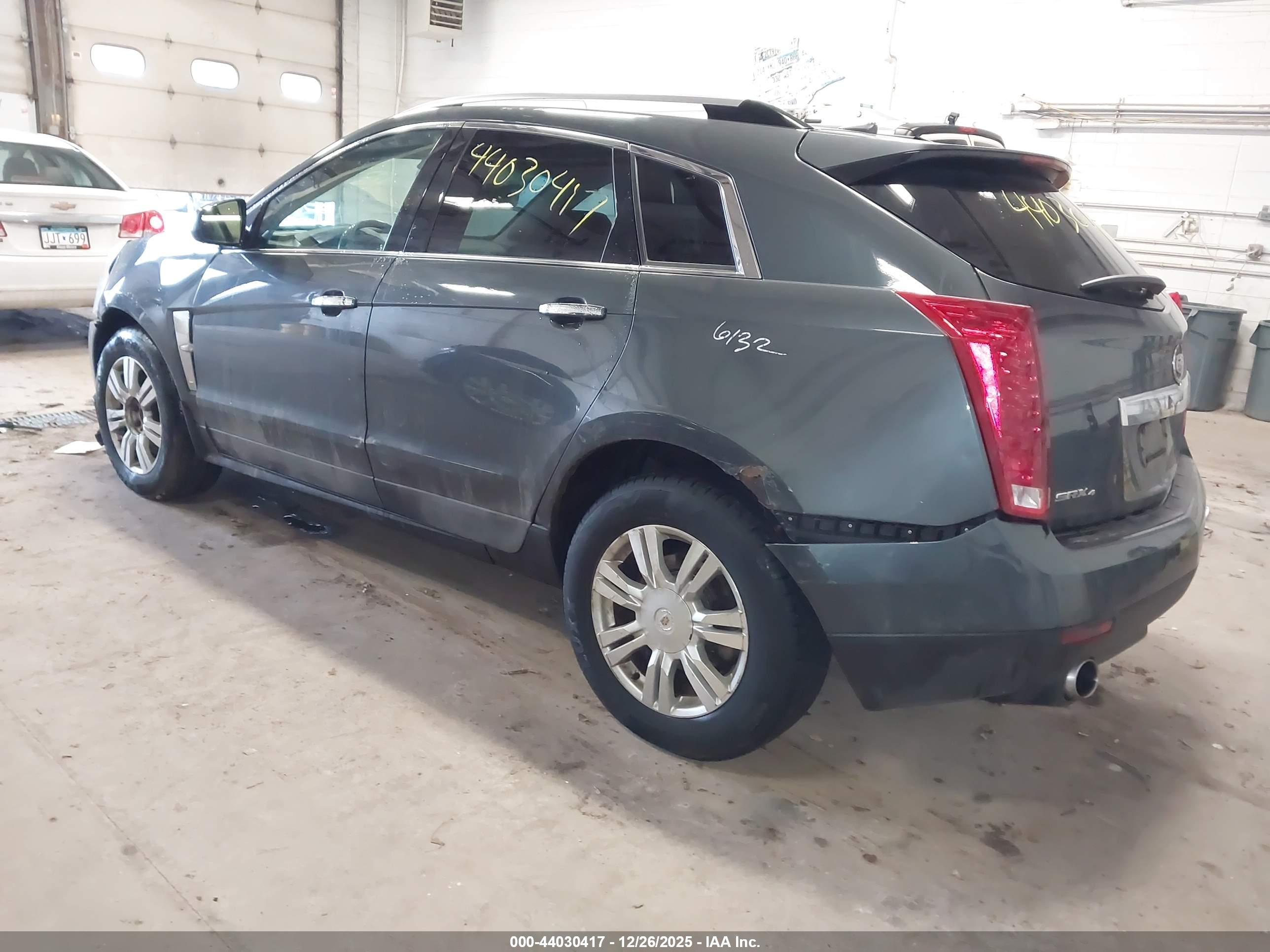 CADILLAC SRX image 3