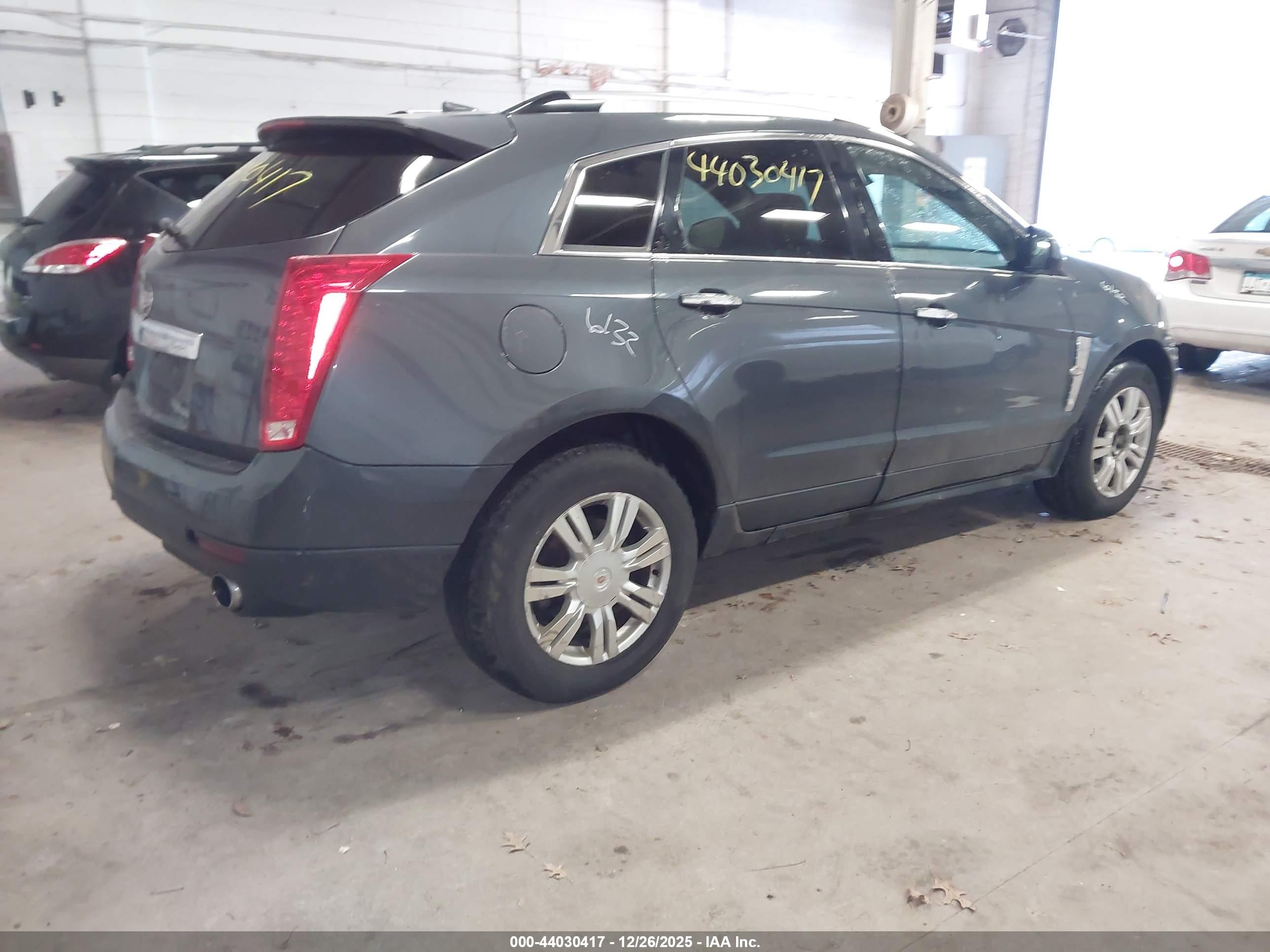 CADILLAC SRX image 4