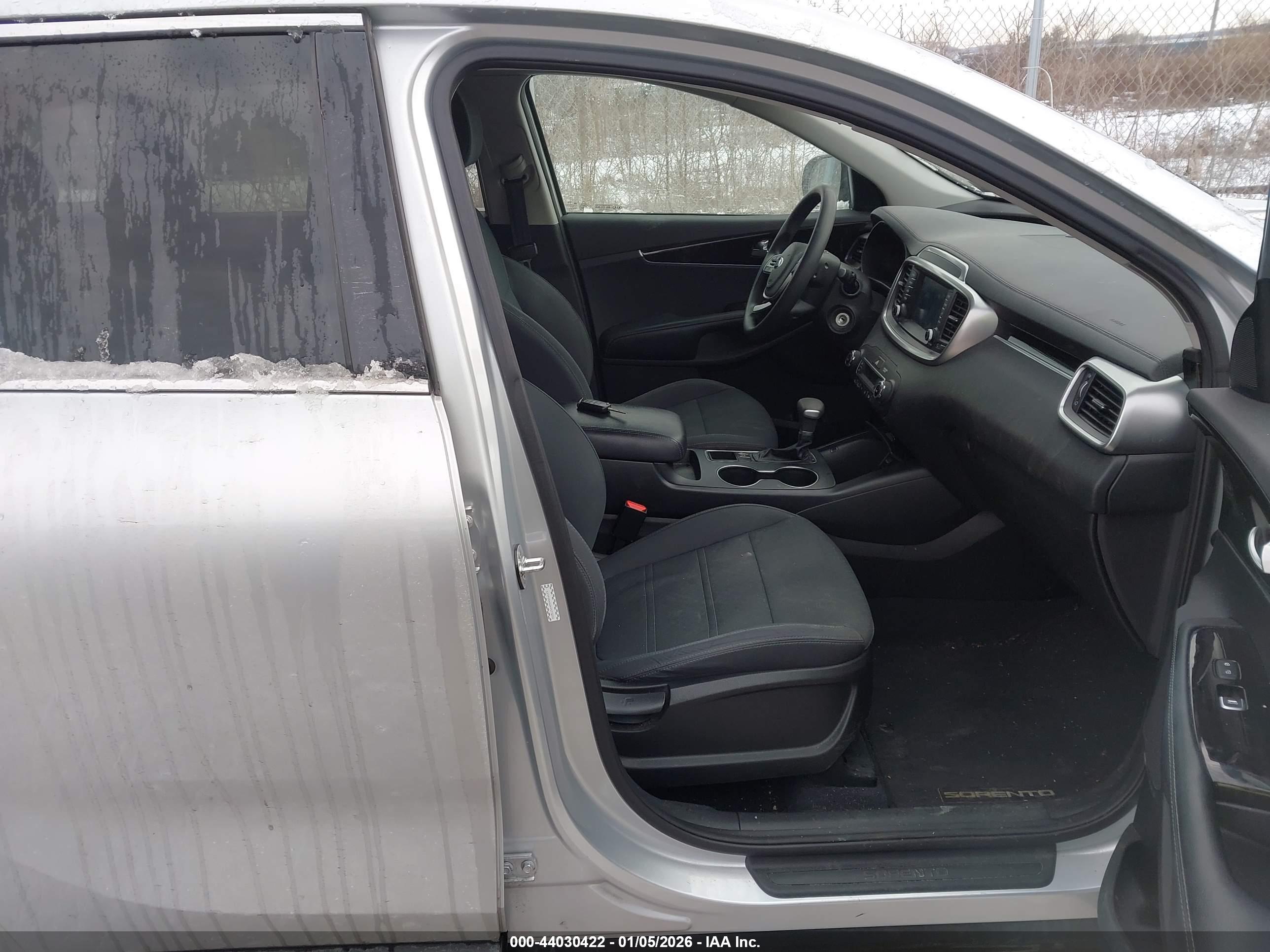 KIA SORENTO image 5