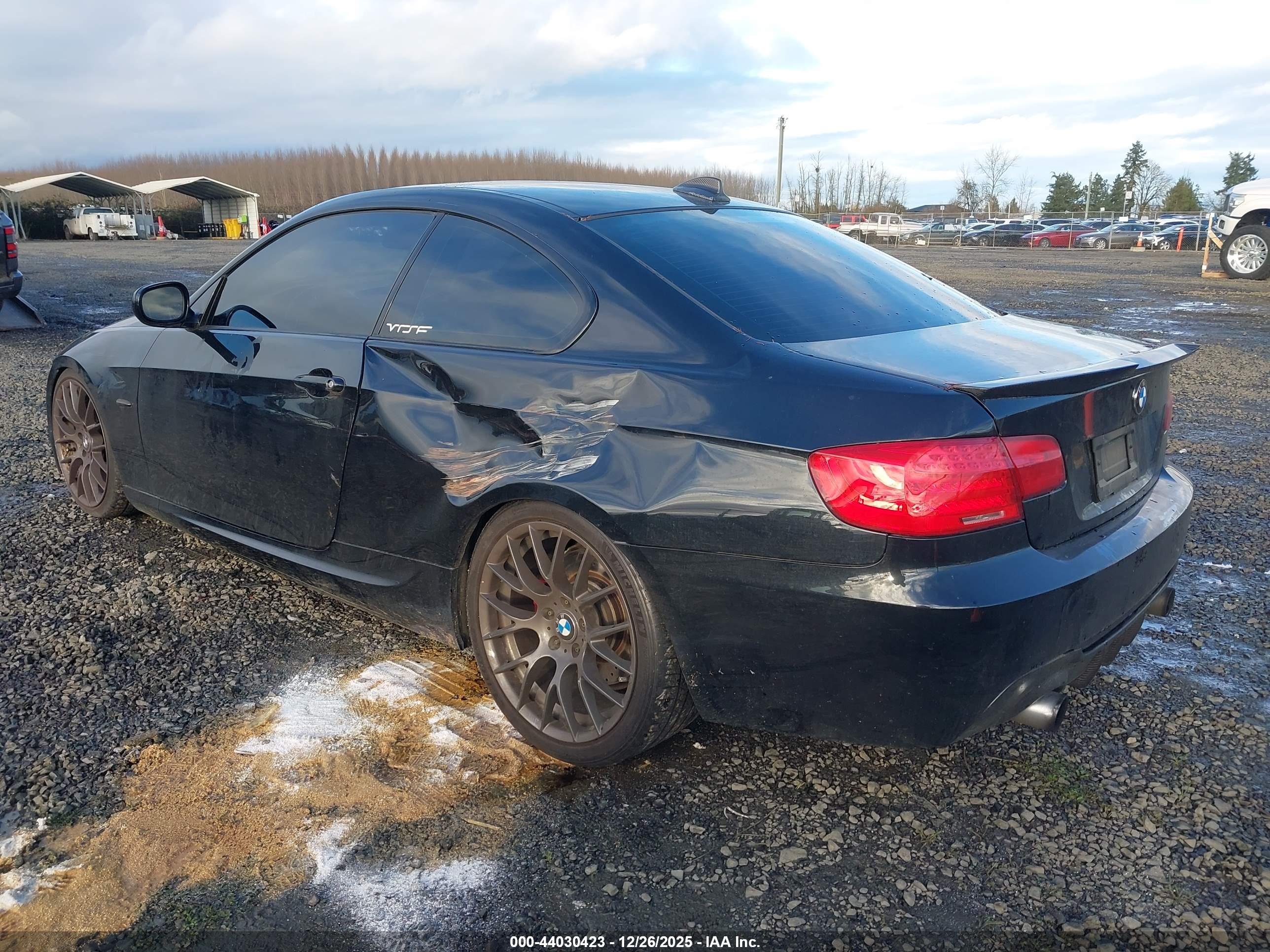 BMW 335I image 3