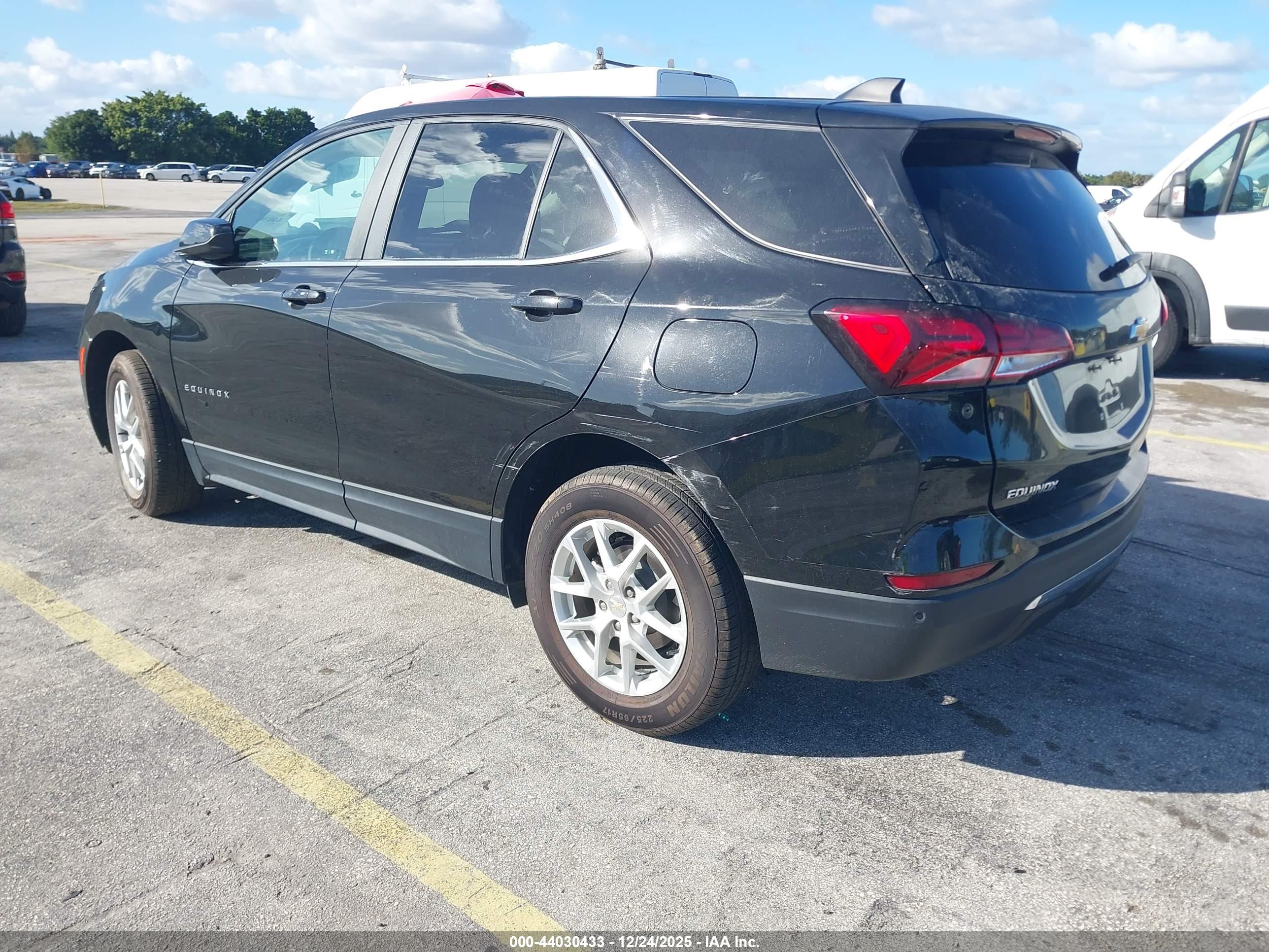 CHEVROLET EQUINOX image 3