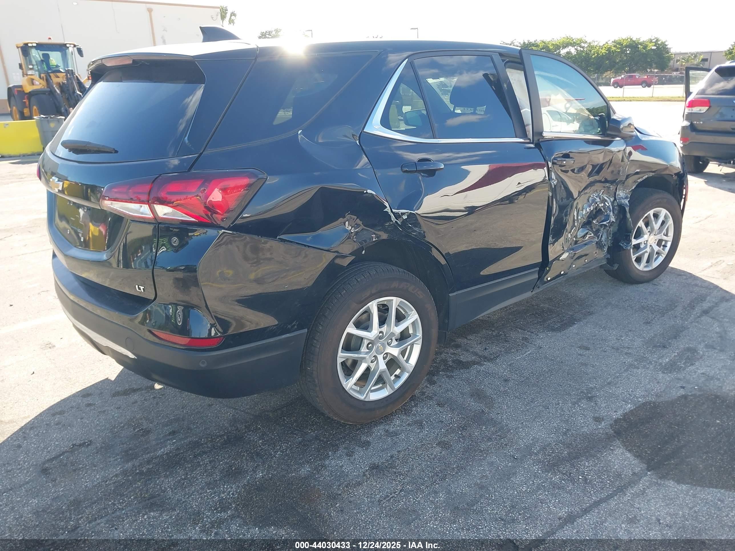 CHEVROLET EQUINOX image 4