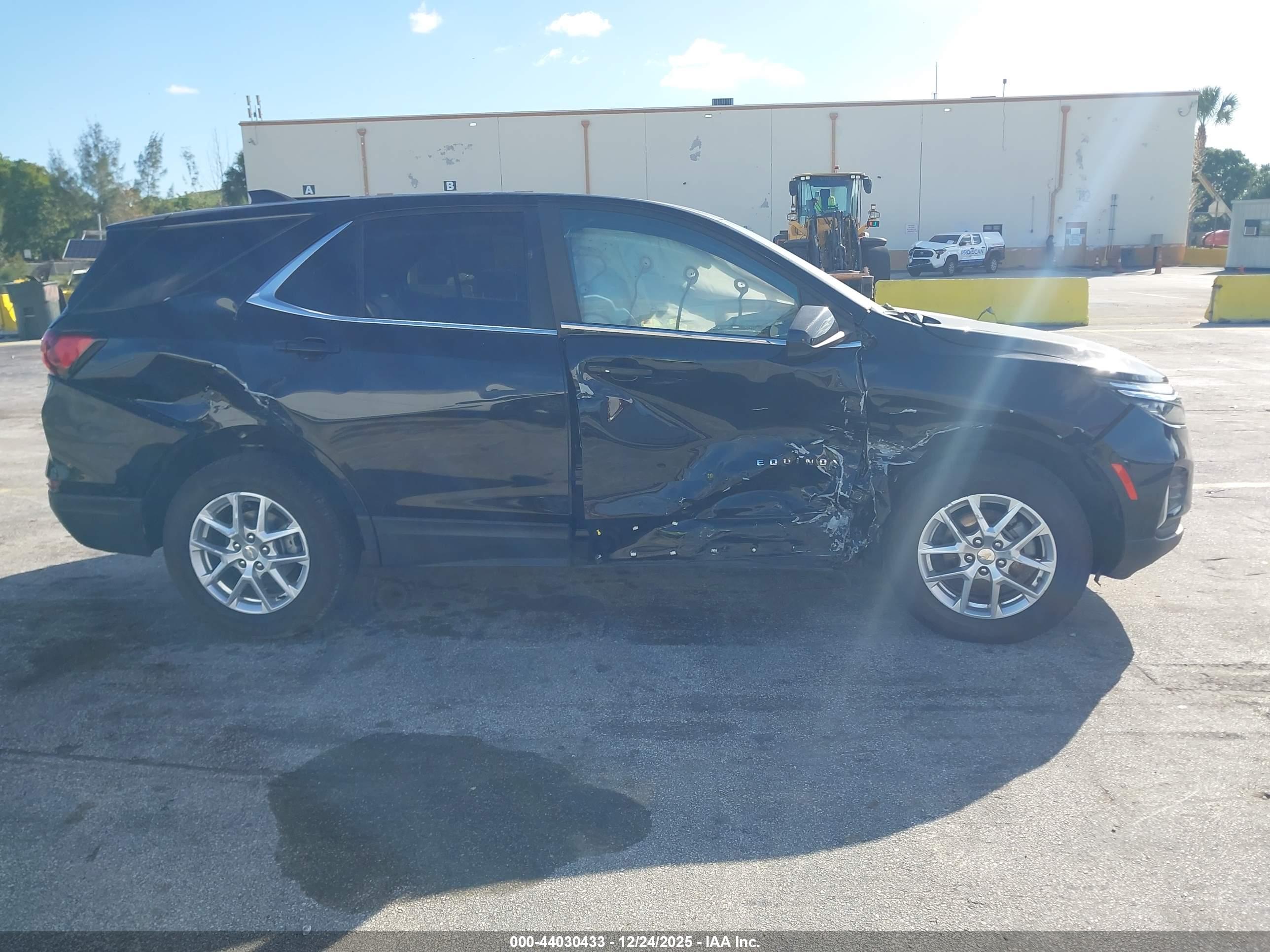 CHEVROLET EQUINOX image 6
