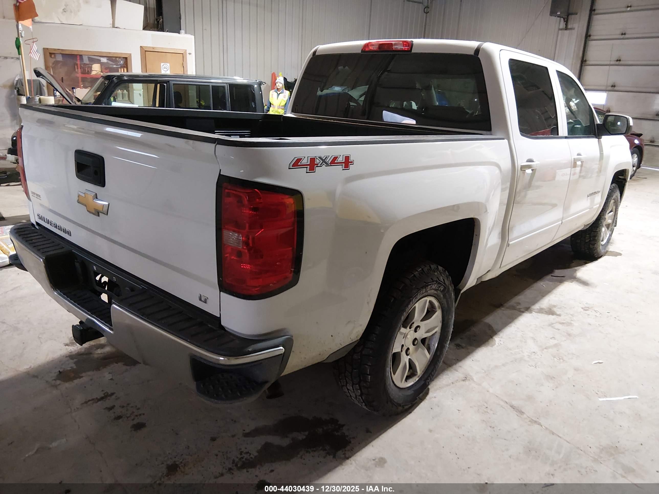 CHEVROLET SILVERADO image 4