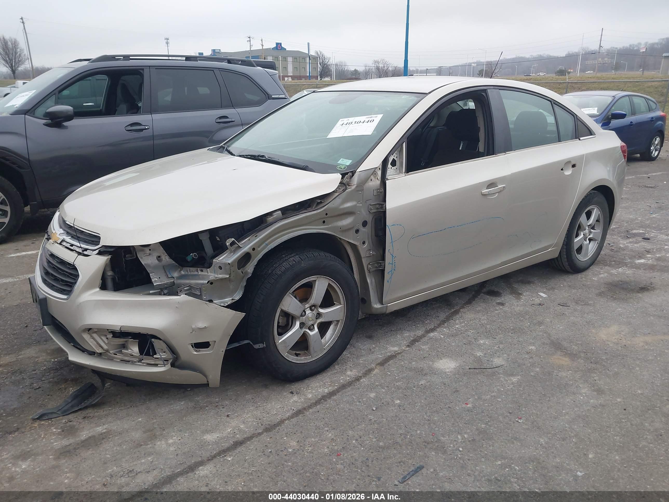 CHEVROLET CRUZE image 2