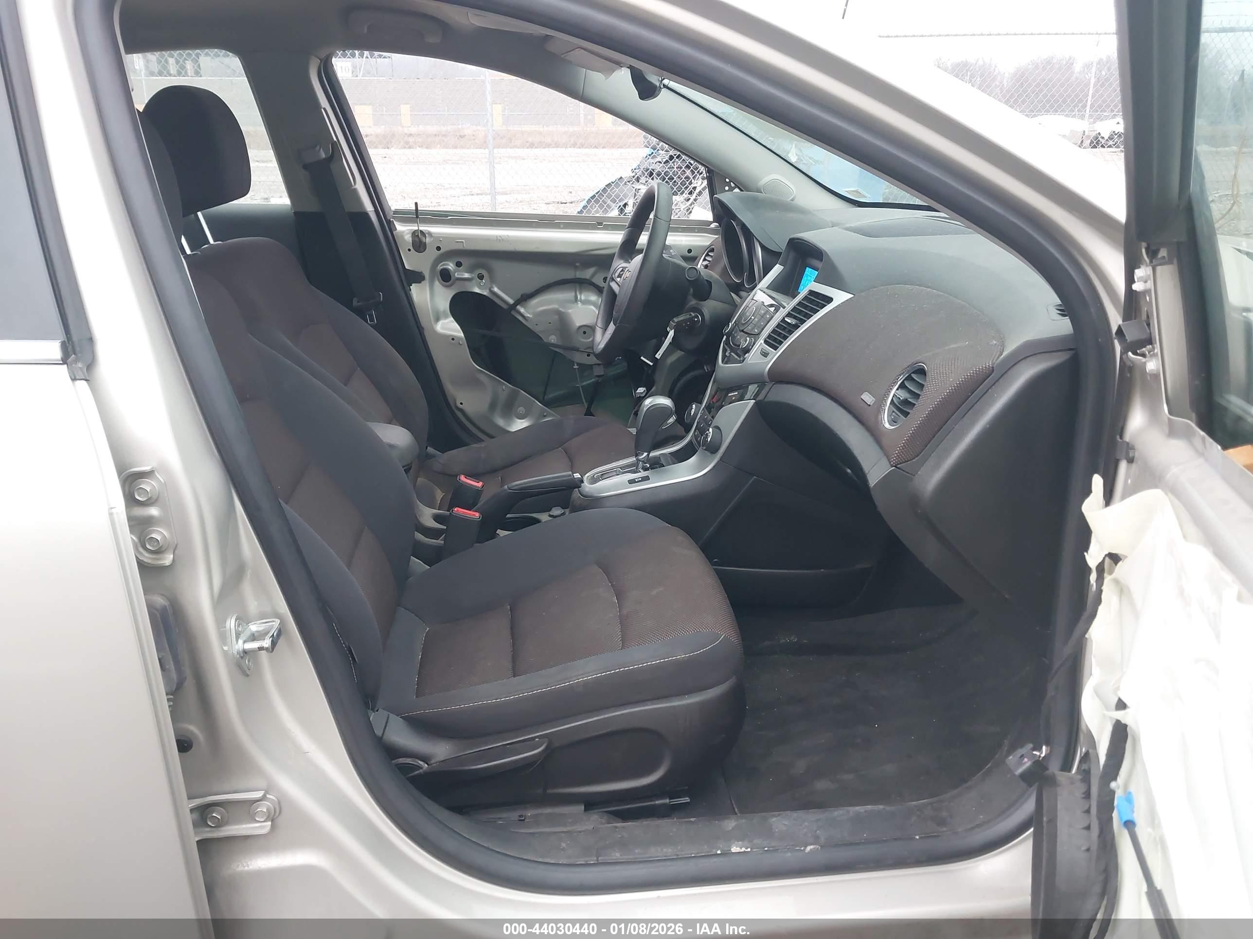 CHEVROLET CRUZE image 5