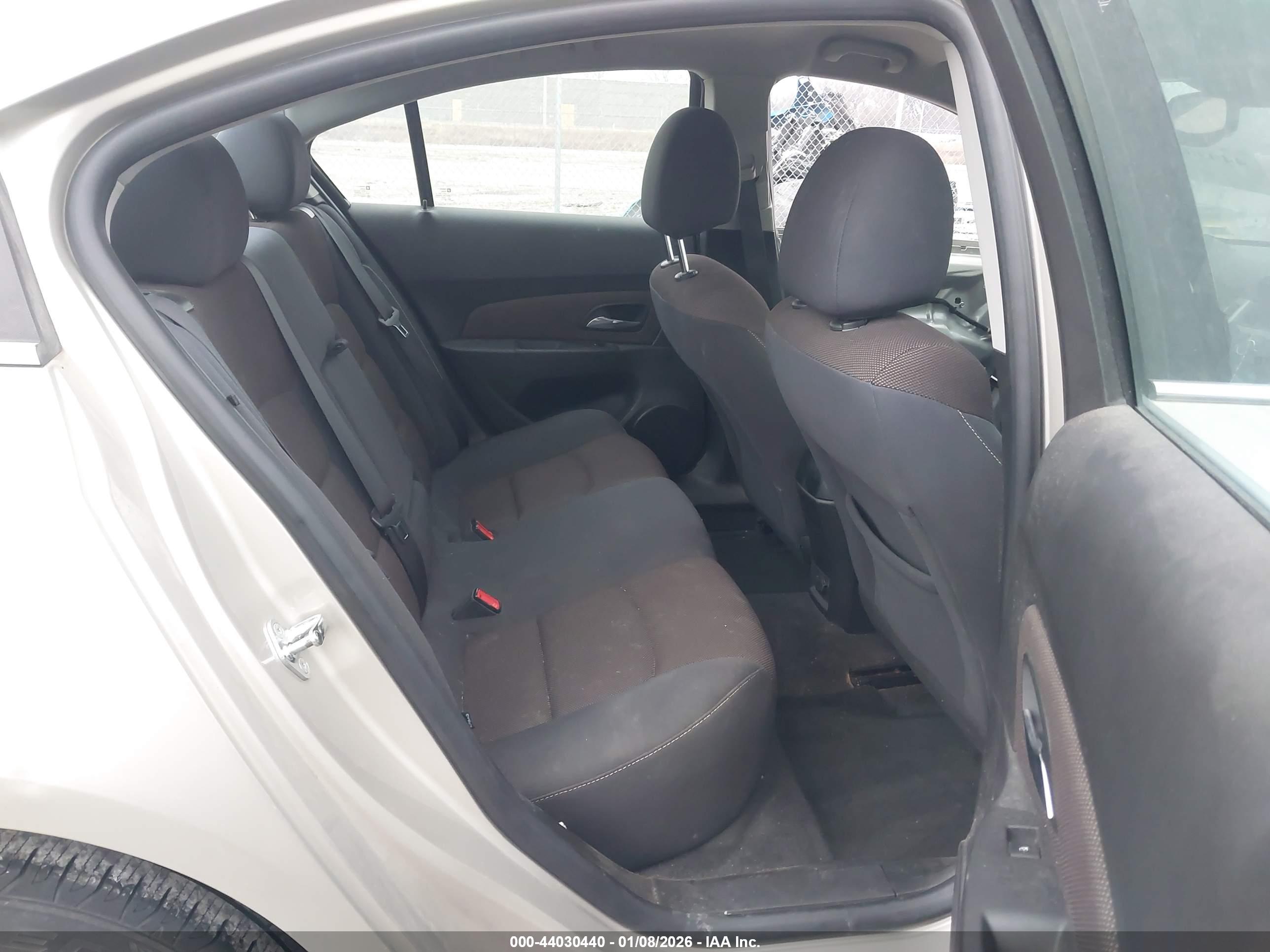 CHEVROLET CRUZE image 8