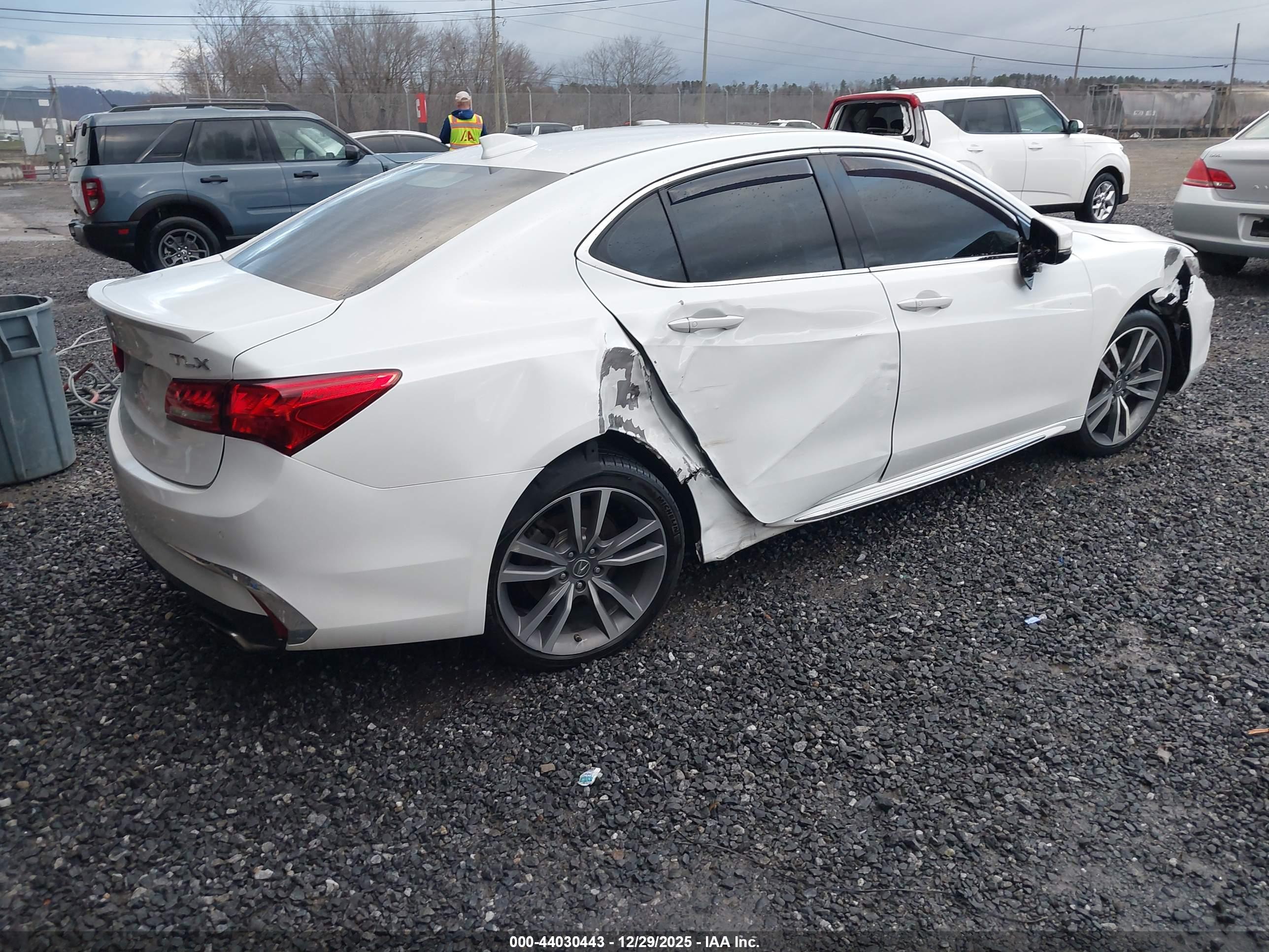 ACURA TLX image 4
