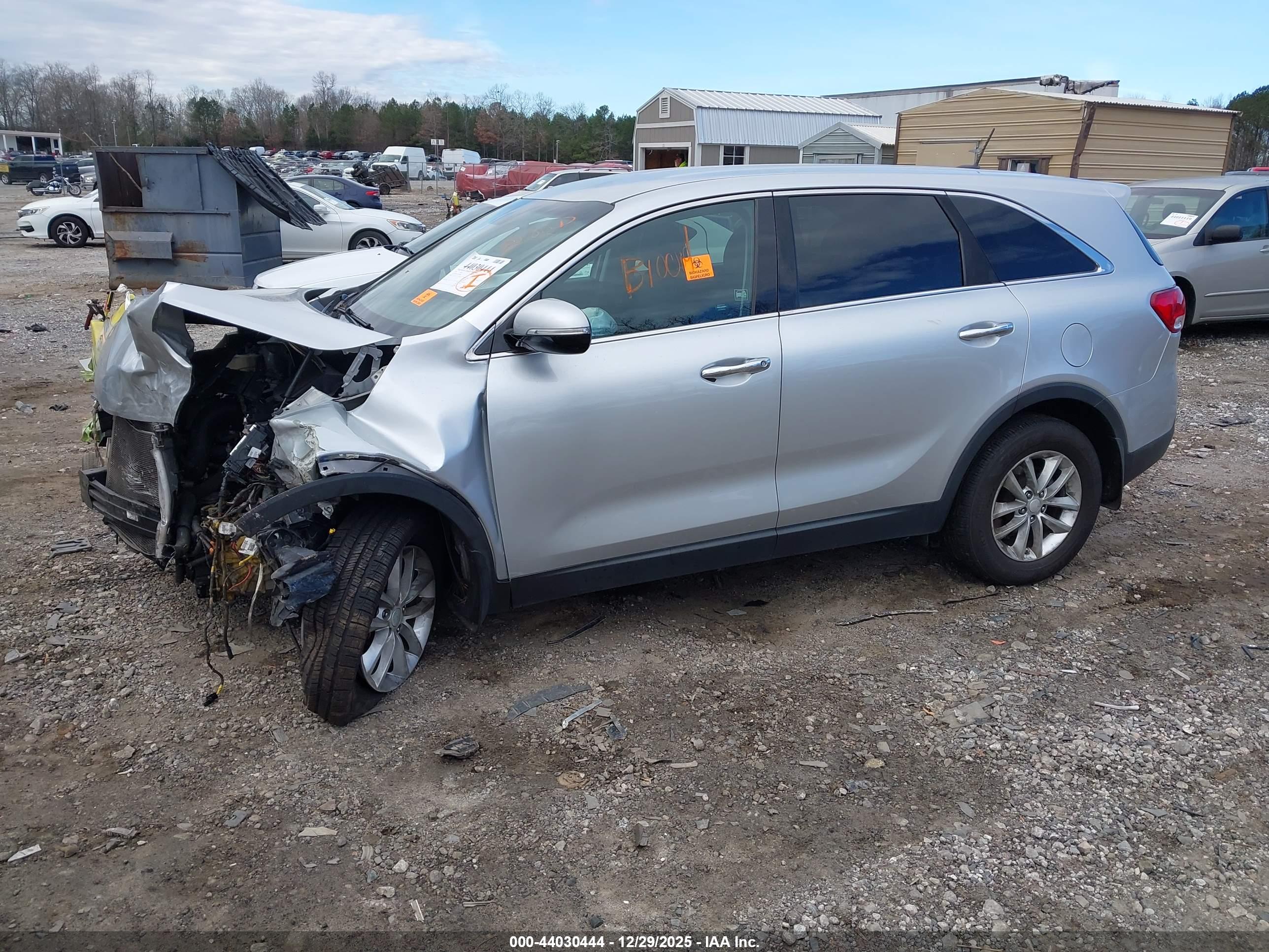 KIA SORENTO image 2