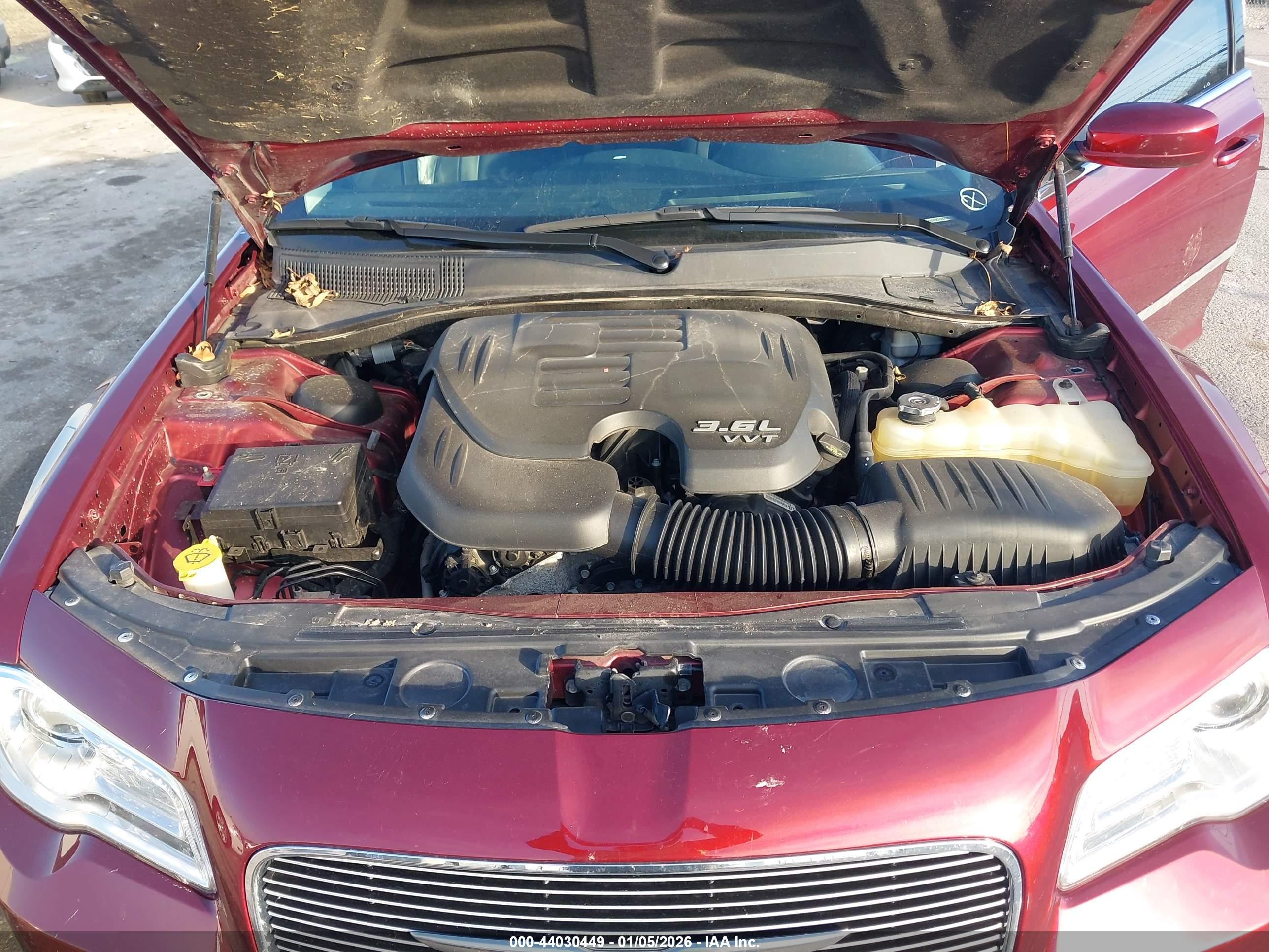 CHRYSLER 300 image 10
