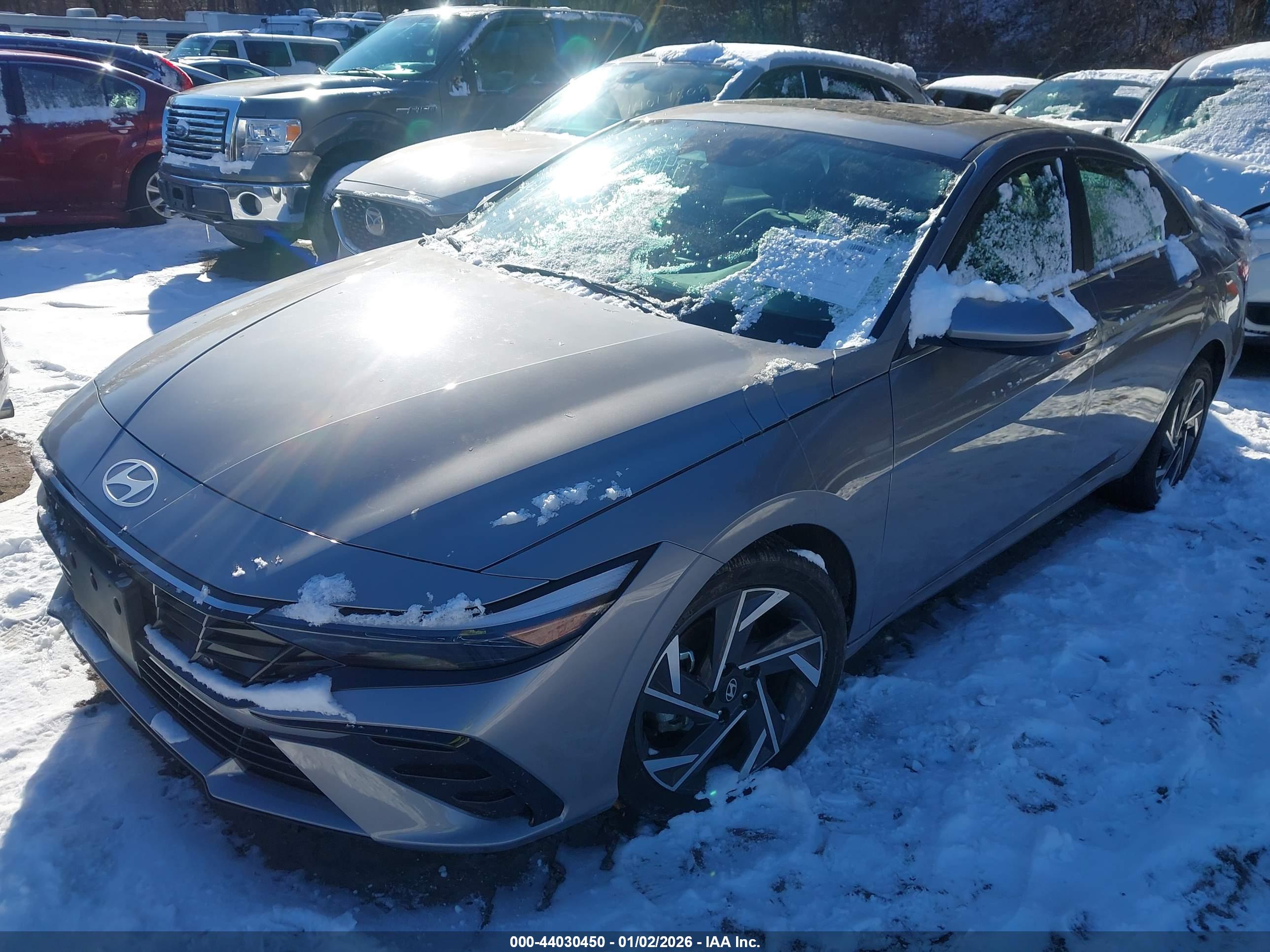 HYUNDAI ELANTRA image 2