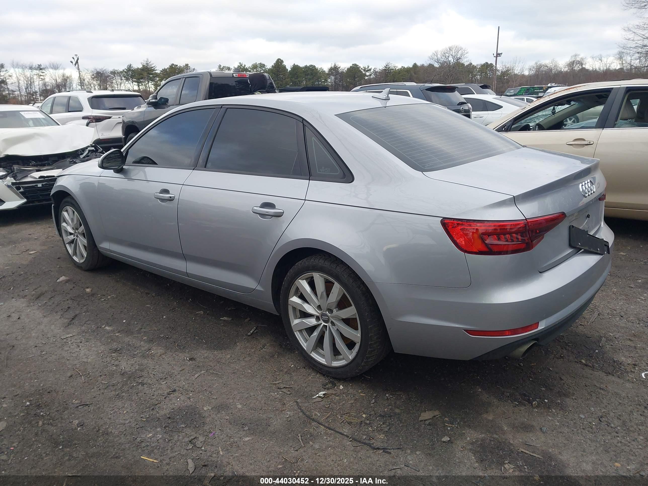 AUDI A4 image 3